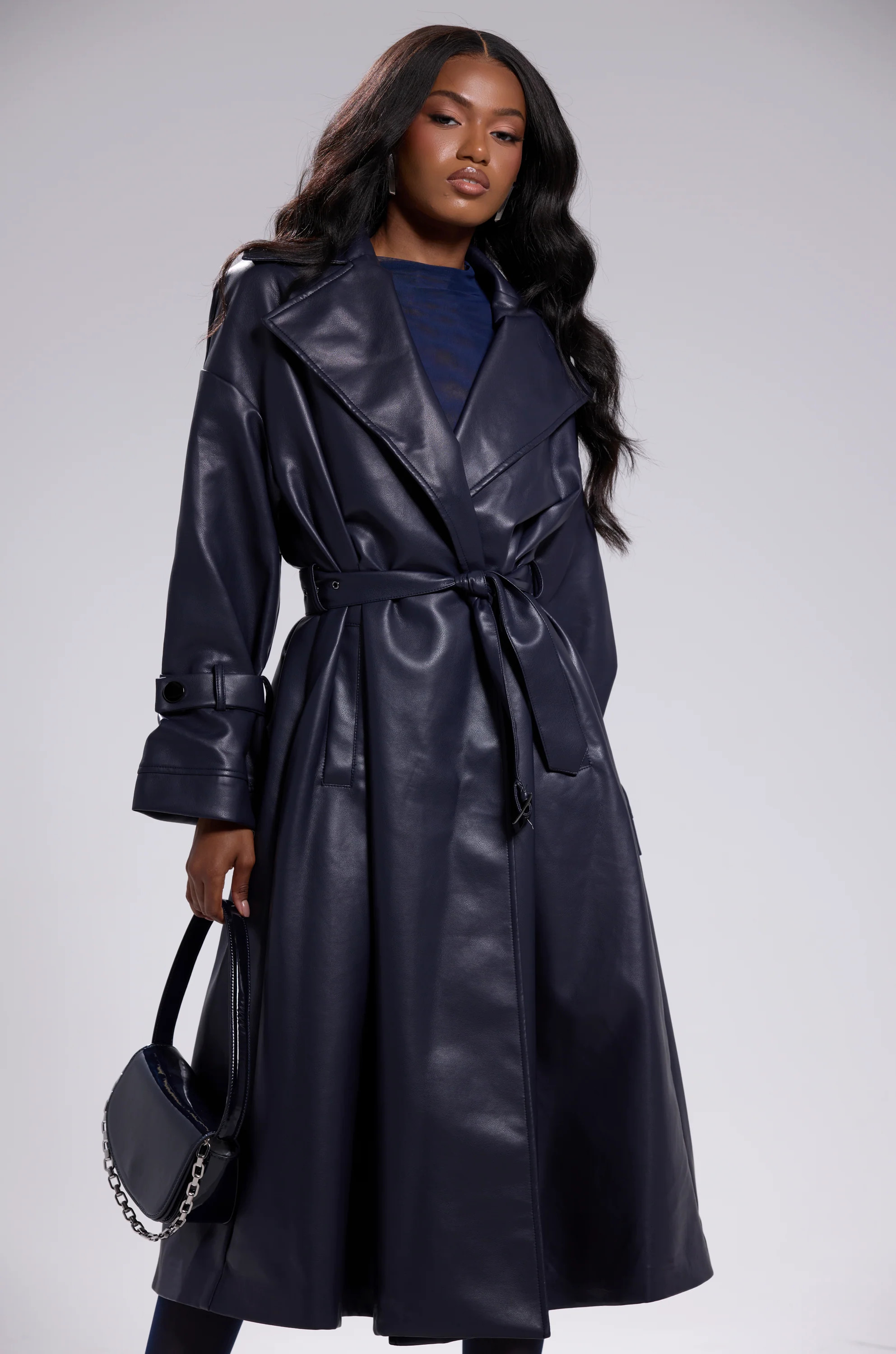 ALINNA FAUX LEATHER TRENCH IN NAVY | AKIRA