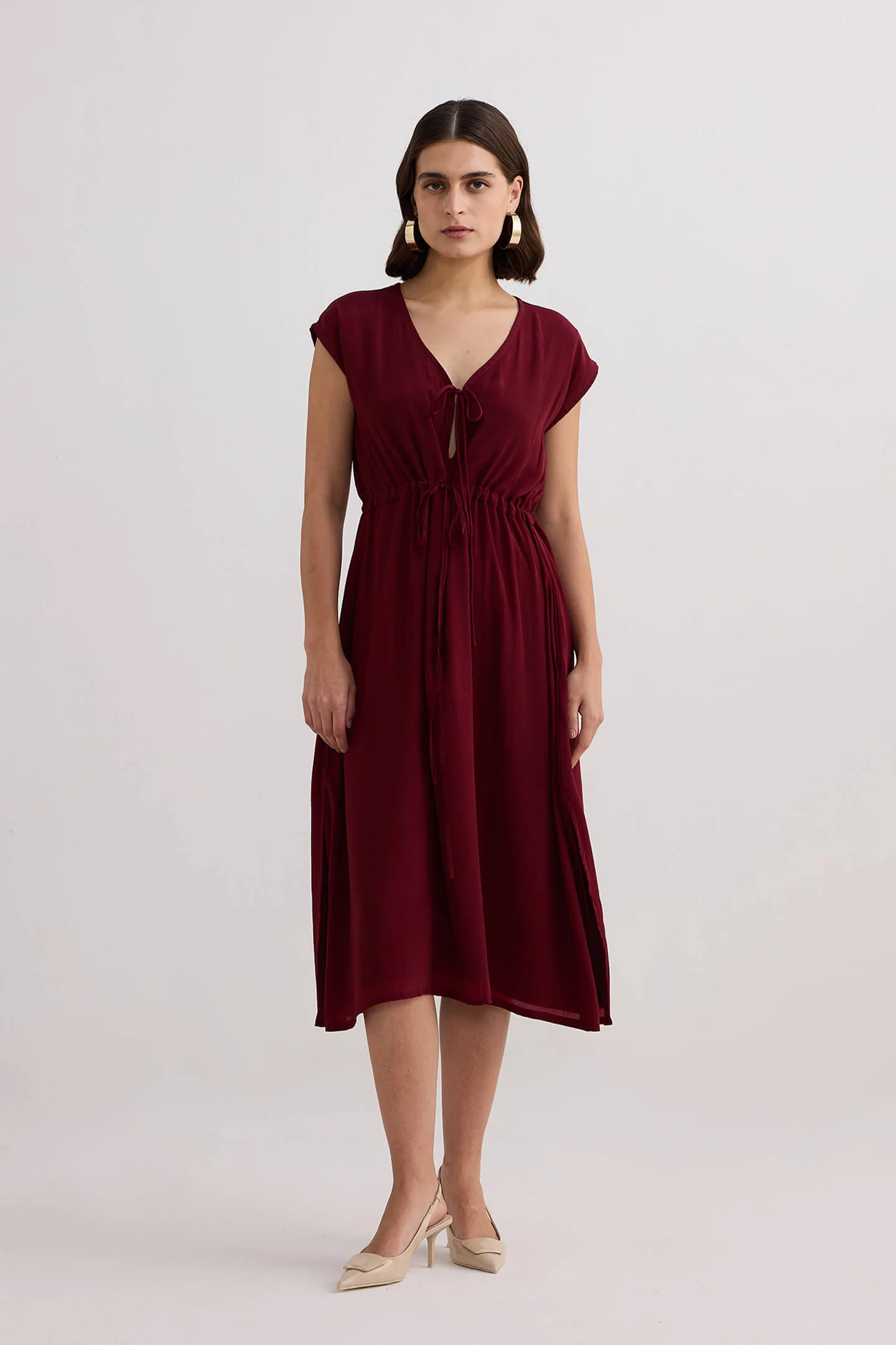 Deep V-neck Gathered Dress in Burgundy Burgundy / M | Reistor