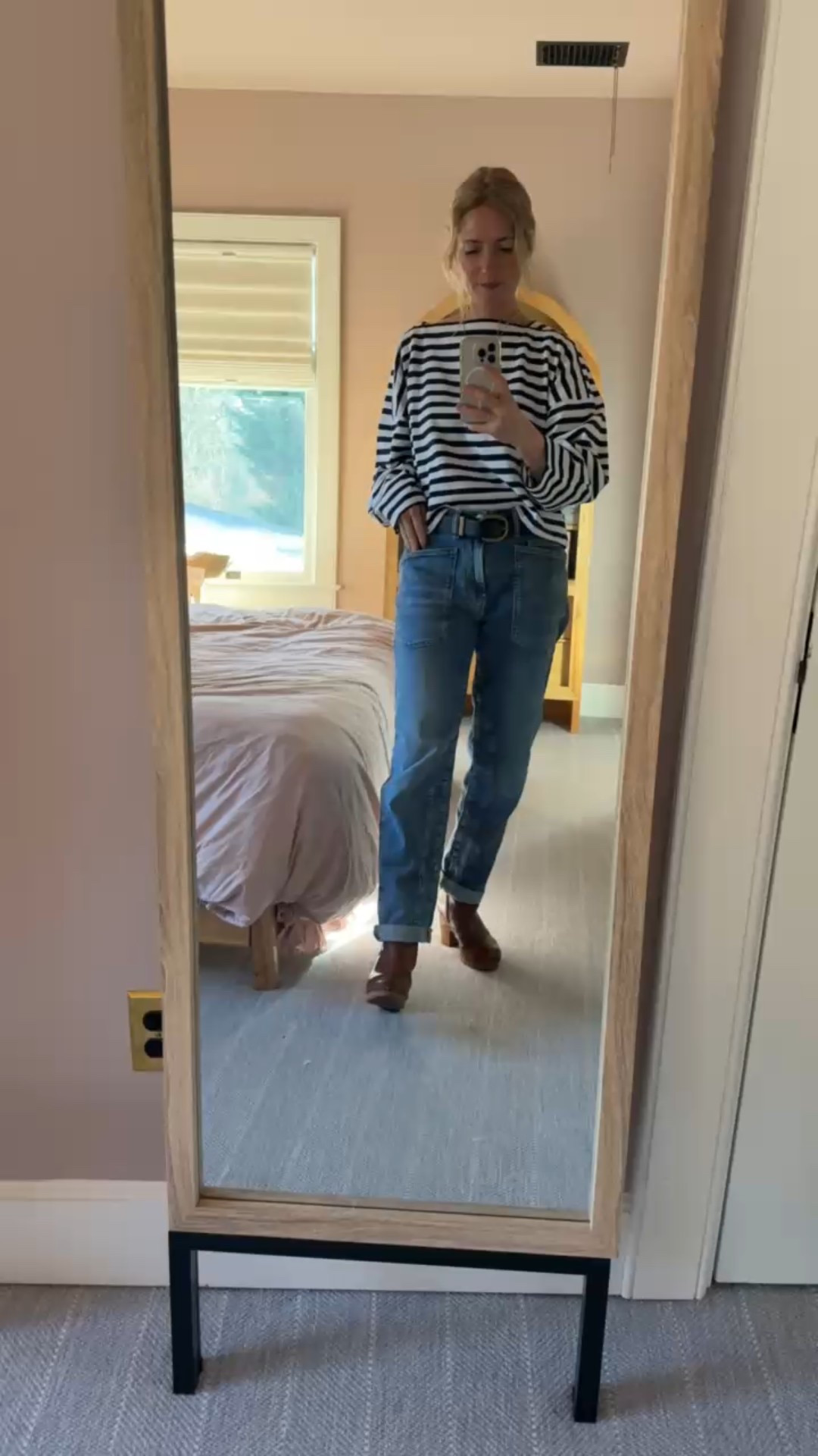 A go-to outfit I’ve been wearing a lot lately :) 

#LTKootd #LTKmomlife #LTKgrwm