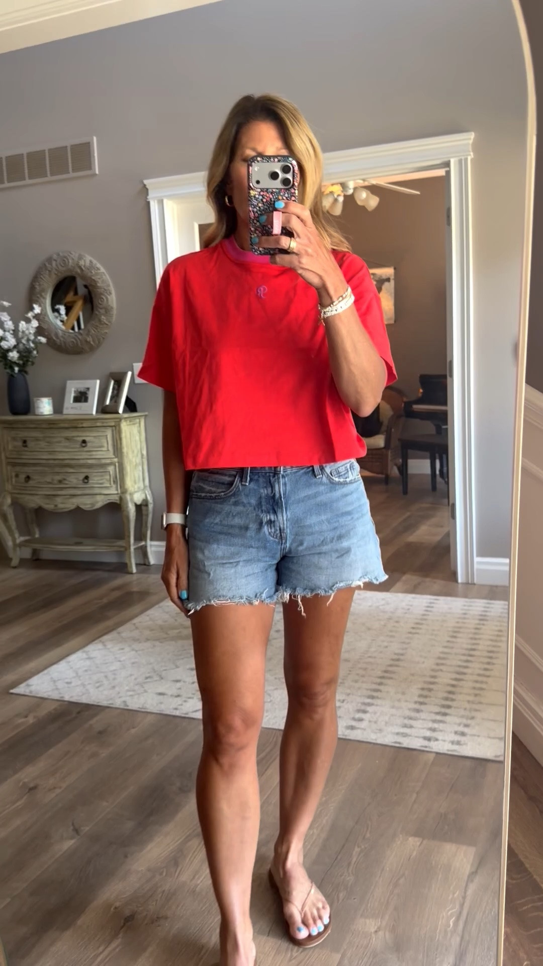 Cropped tee ❤️🩷

True to size

#LTKootd #LTKSaleAlert #LTKSeasonal