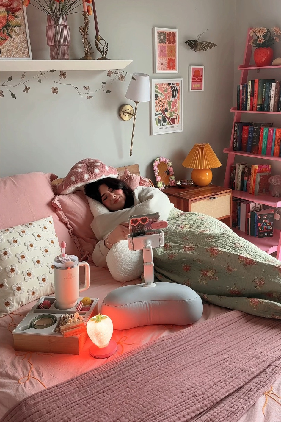 The coziest kindle setup of all time!! 🤎🫶🏻