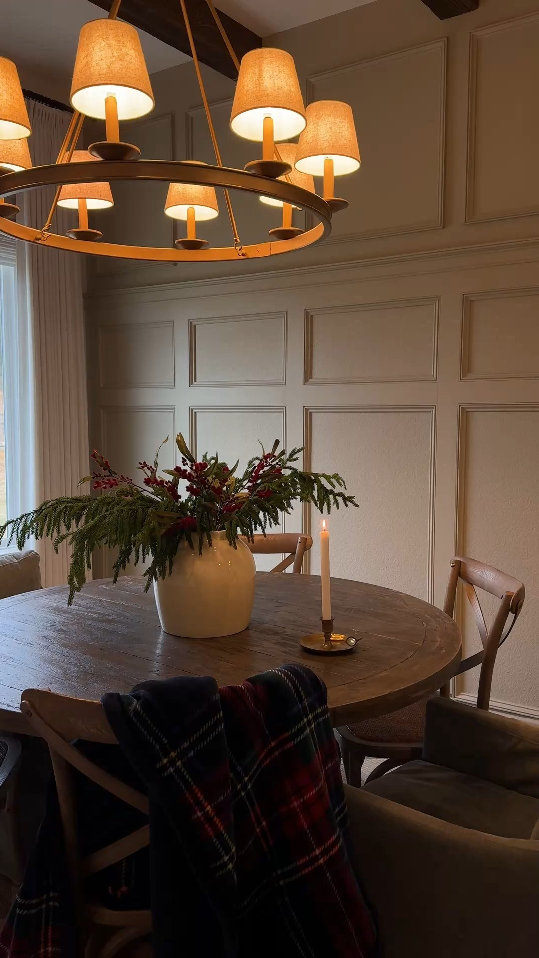 You want the coziest kitchen nook and this. 💛 

Home inspo, dining table, dining chairs, home diy, lighting, chandelier, small shades, vase, rug, console table 

#LTKHoliday #LTKmomlife #LTKHome