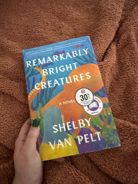 Remarkably Bright Creatures by Shelby Van Pelt 10/10 5 star read for me this year 

#LTKU #LTKFindsUnder100