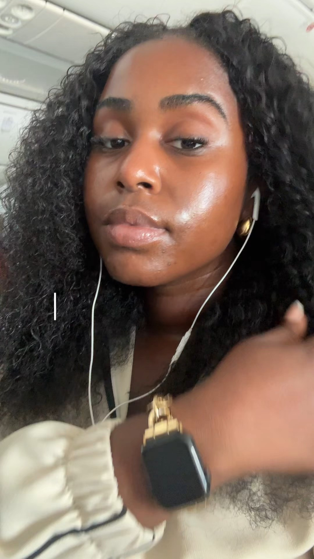 My in flight skincare routine so I never look jet lagged 👀👀