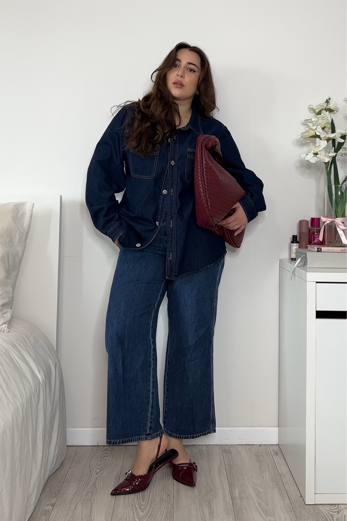 Fall chic outfit INSPO 🫶🏻

Ensemble en Jean vient de chez « ORAIJE » celui proposé ici est un similaire 💌