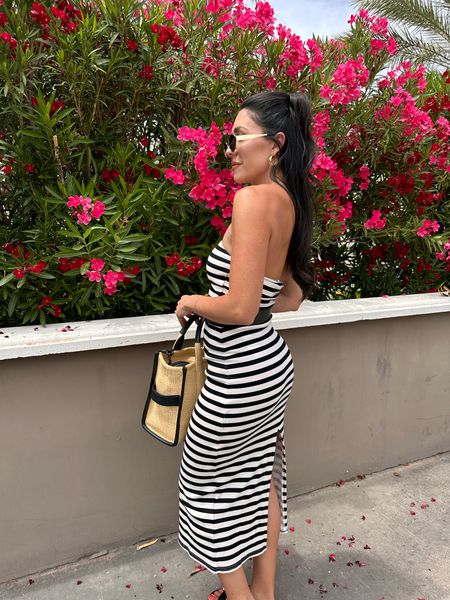 This HM dress is a true summer staple! Perfect for any beach or European vacation! I am in a size small 

Striped dress 
Tube dress 
Tote bag 


#LTKSeasonal #LTKitbag #LTKtravel