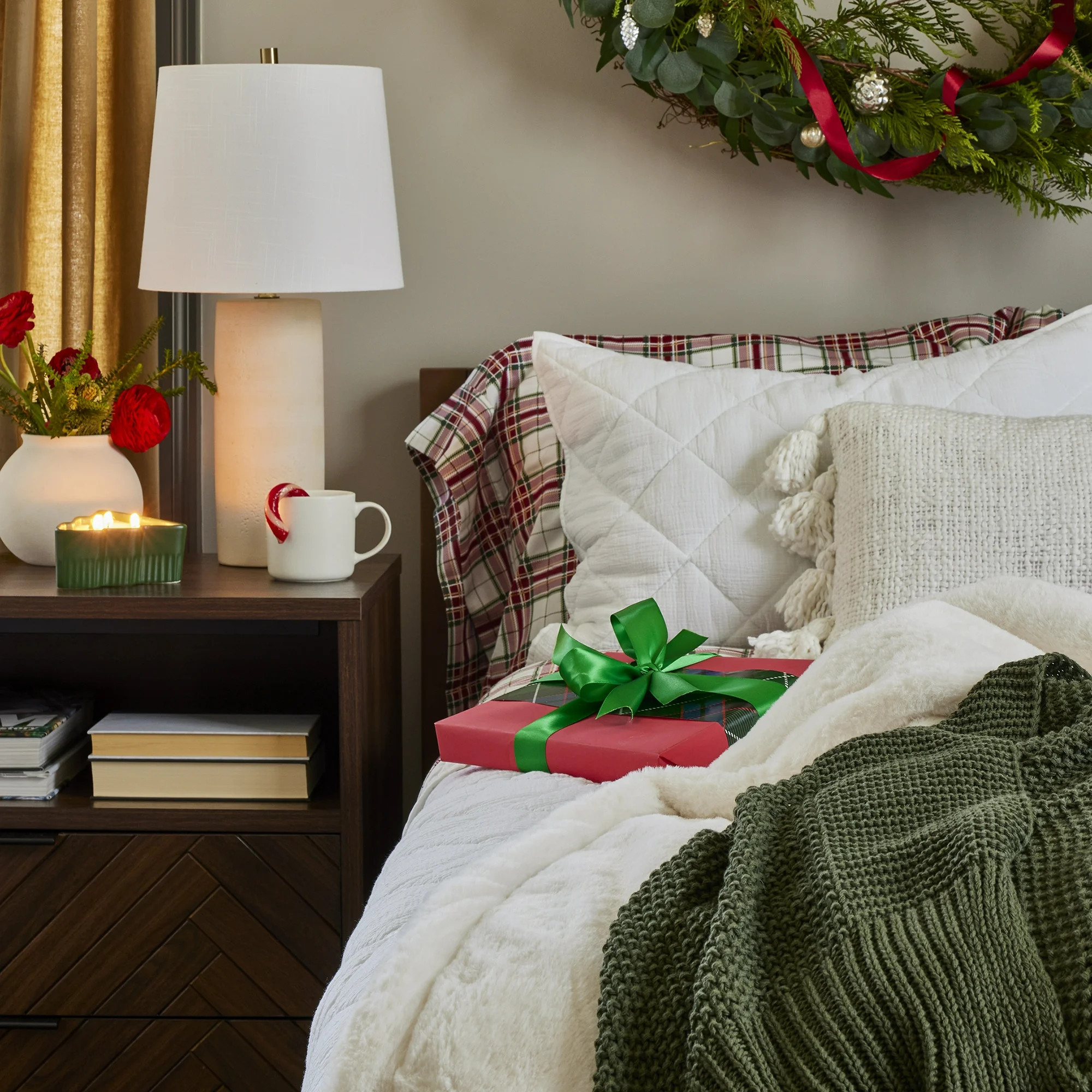 Better Homes and Gardens, Chunky Knit Deep Green Throw, Cotton-Blend, 50"x60", 2.3 LB, All Ages | Walmart (US)