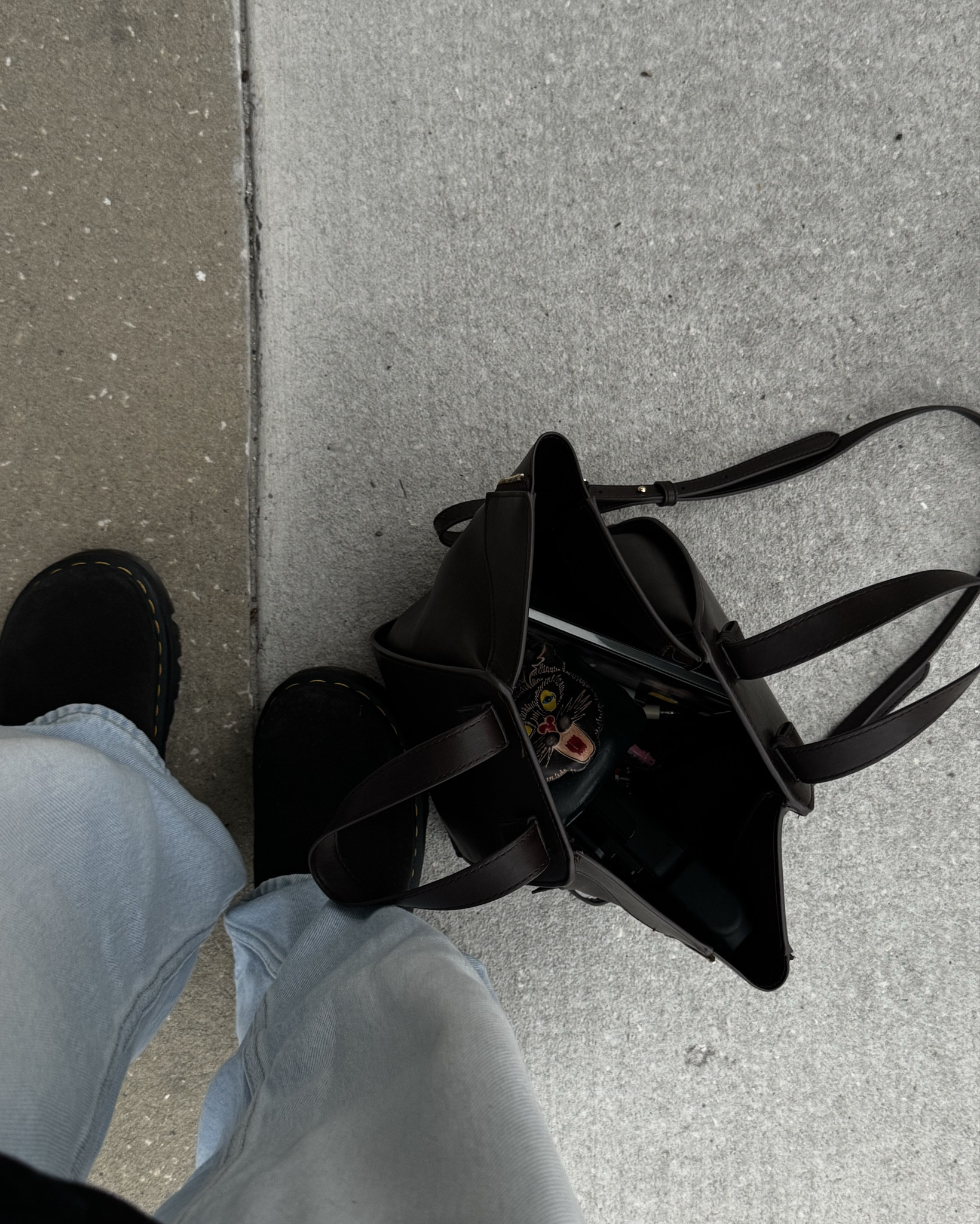 Pólene cyme dupe ✨

Watch my YouTube video for how I convert a House of Harlow hammock bag into a Polene Cyme. 

It’s honestly already such a beautiful style (similar to the Lowe bag) 

#LTKItBag #LTKSummerEdit #LTKPetite