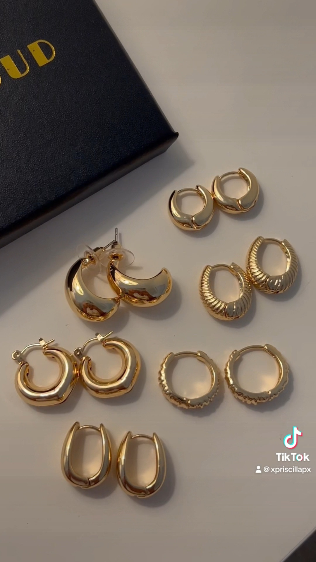 Amazon jewelry find must haves. Gold earrings set.




#LTKbeauty #LTKstyletip #LTKunder50