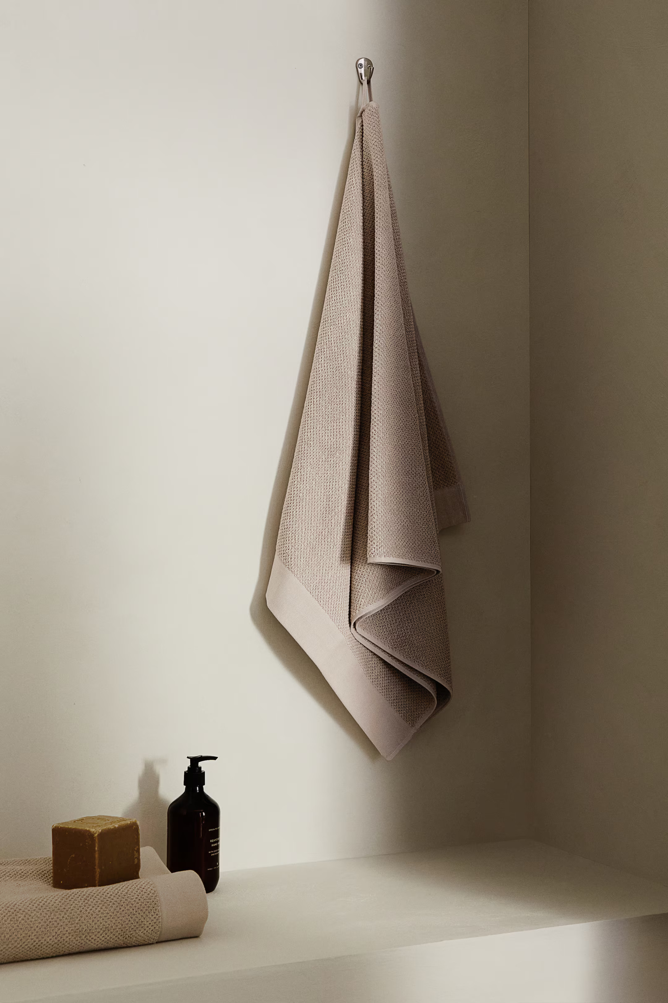 Cotton Terry Bath Towel | H&M (US + CA)
