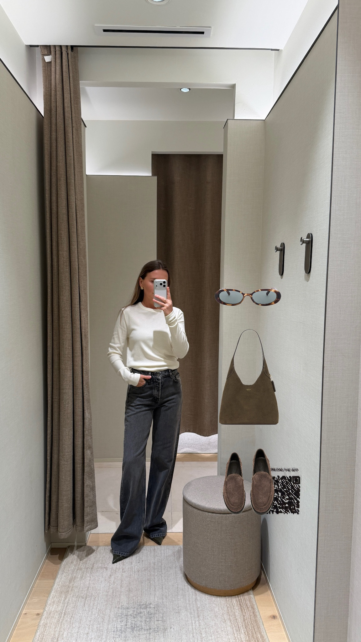 White top in size Small and jeans size 34 

#LTKvlog #LTKSaleAlert #LTKootd