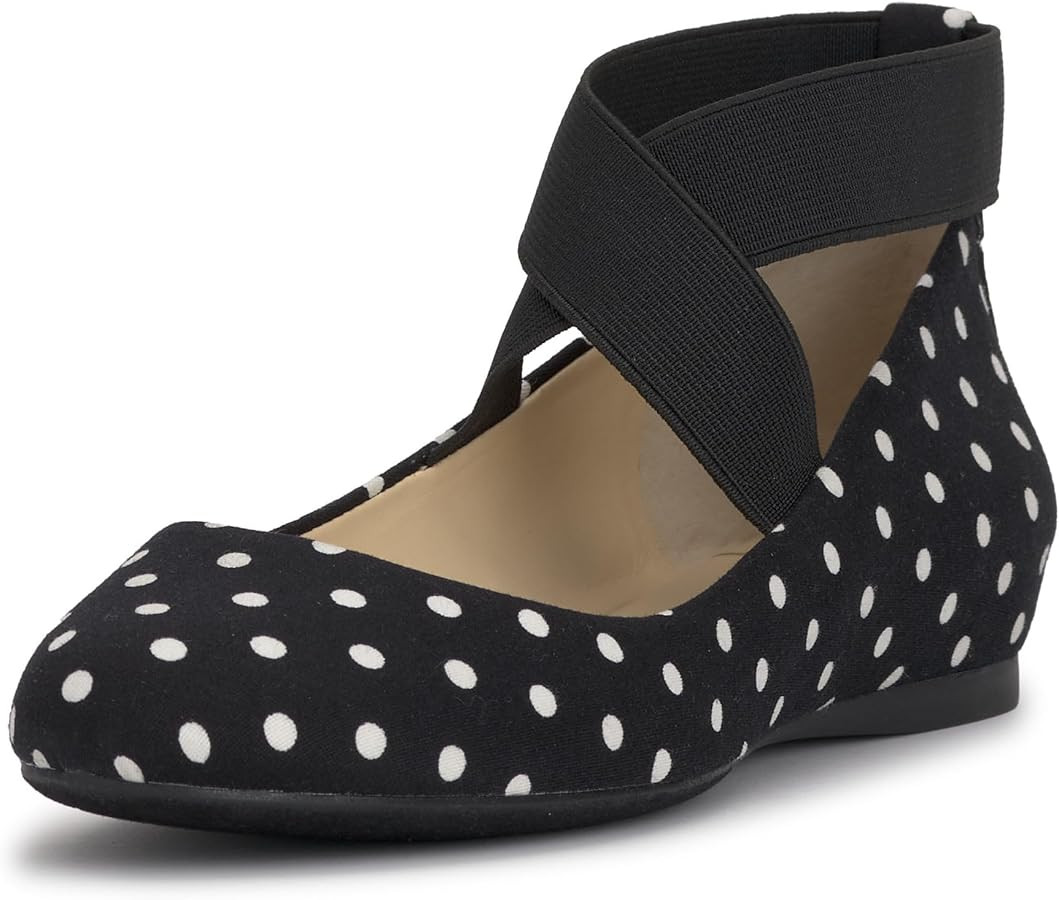 Jessica Simpson Women's Mandayss Pull-On Criss-Cross Ankle Ballet Flats | Amazon (US)