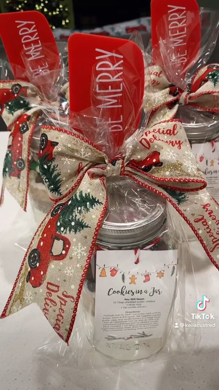 Christmas cookies in a jar!! 

Christmas gifts, neighbor gifts, coworker gifts, office gifts, diy gift, gift under 10. 

#LTKGiftGuide #LTKunder50 #LTKHoliday