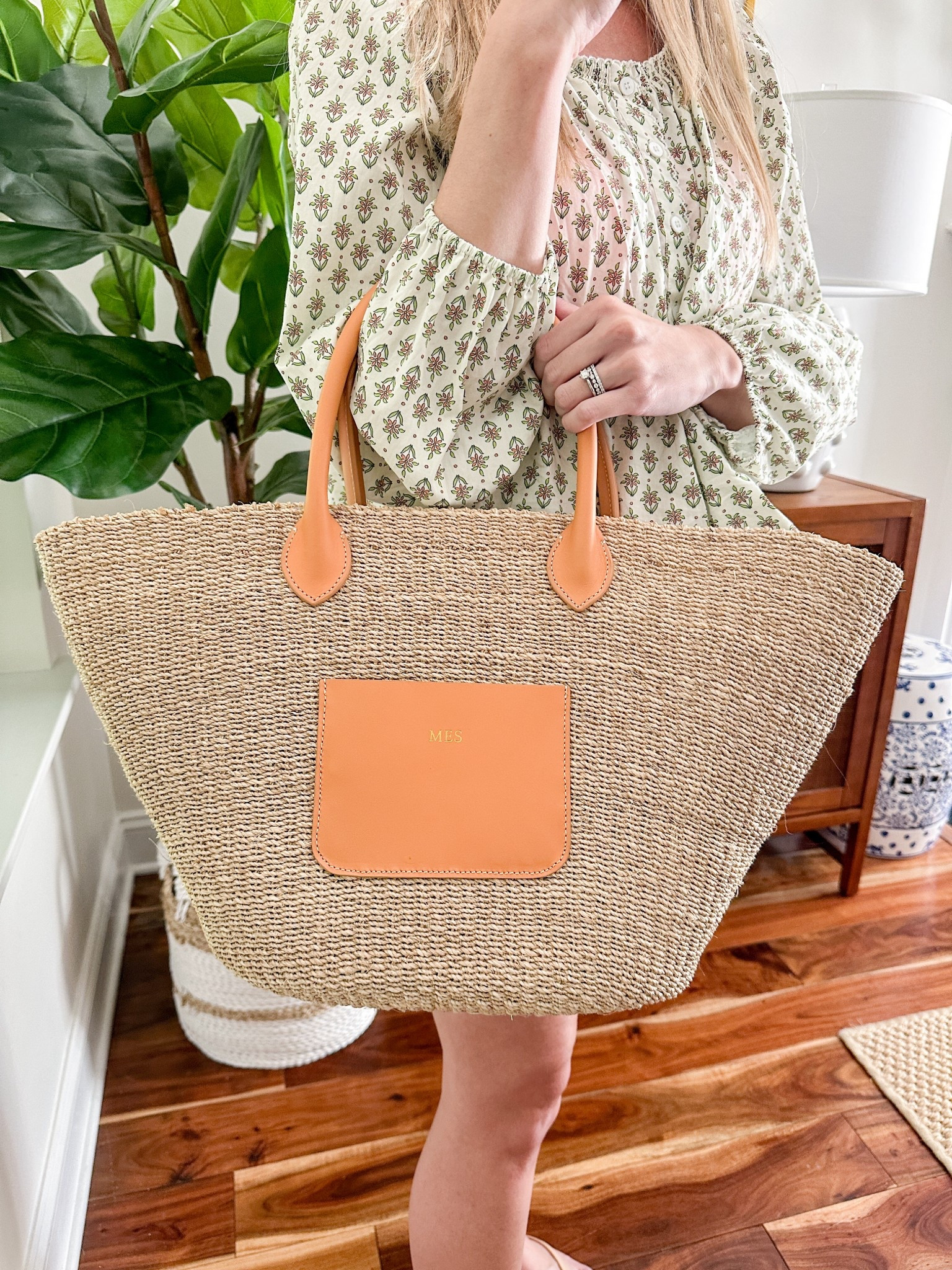 The best Straw tote for the beach or a pool day with custom monogram detail 

Resort style / beach day / Mark & Graham / beach bag / pool bag / straw bag 


#LTKStyleTip #LTKItBag #LTKSummerEdit