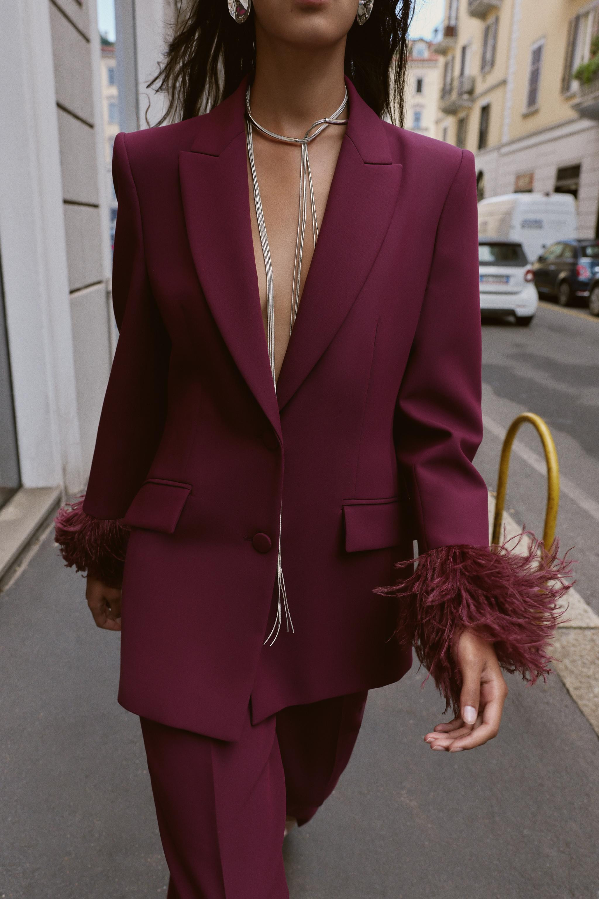 BLAZER MED FJÄDRAR PÅ ÄRMSLUTEN | Zara US