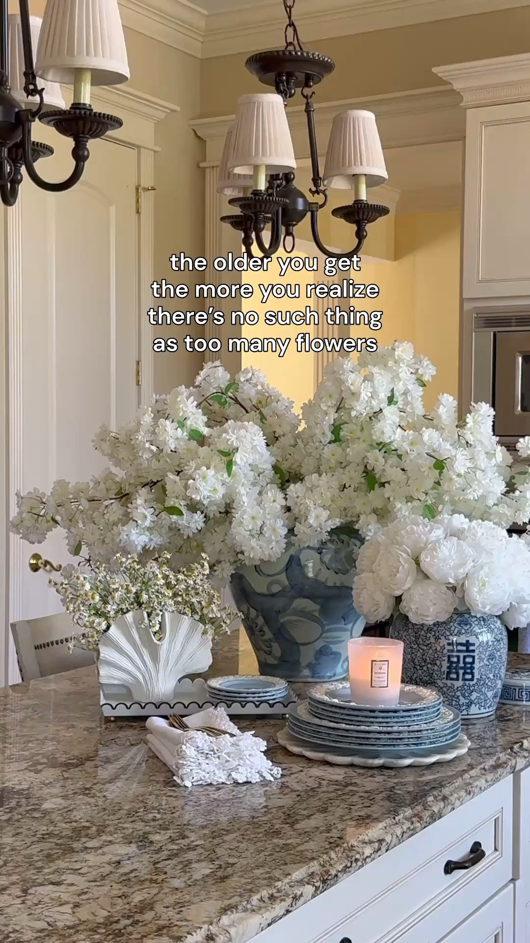Shop my coastal summer kitchen 💙

Blue and white decor, grandmillennial, Nancy Meyers decor, coastal decor, coastal kitchen, floral arrangement, floral centerpiece, kitchen decor, entertaining ideas

#LTKSeasonal #LTKHome #LTKdayinmylife