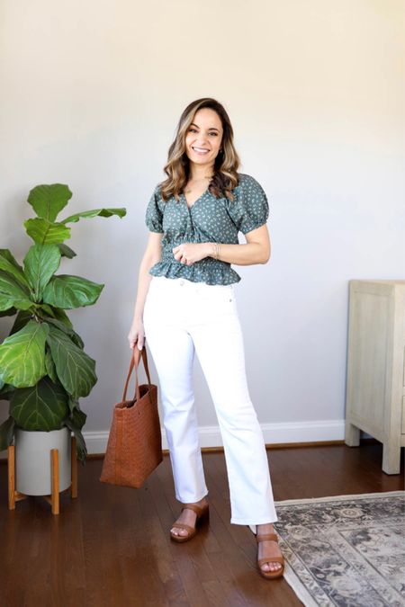 Jeans petite 24 - true to size 8.5” rise with a little bit of stretch 
Top- xxs (I pinned the v-neck, it was too low for me) 
Shoes- true to size, comfortable and cushioned 

All 25% off (sign in or sign up at Madewell for the discount) 

#LTKFind #LTKsalealert