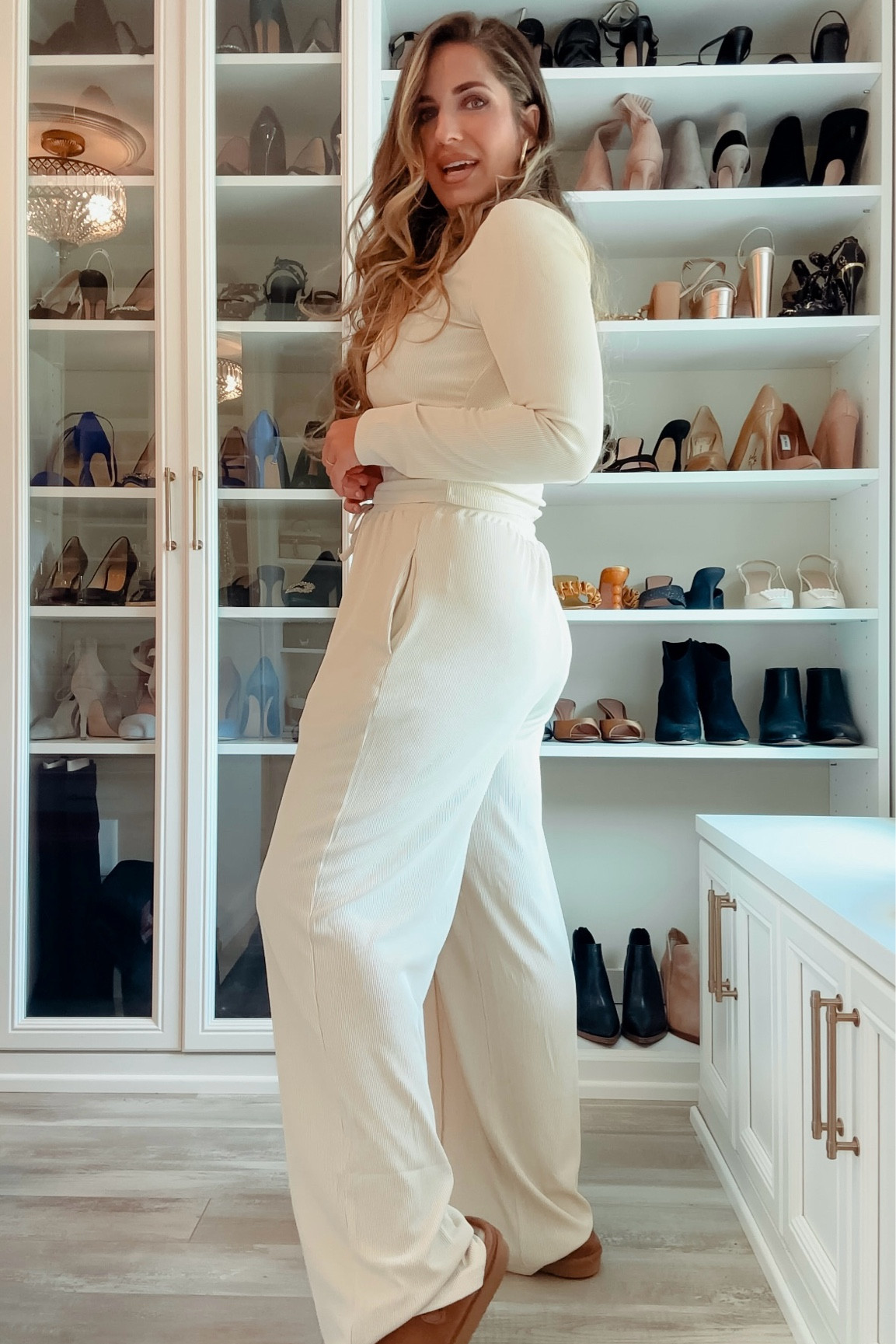 Comfy OOTD

#LTKMidsize #LTKFindsUnder50 #LTKFindsUnder100