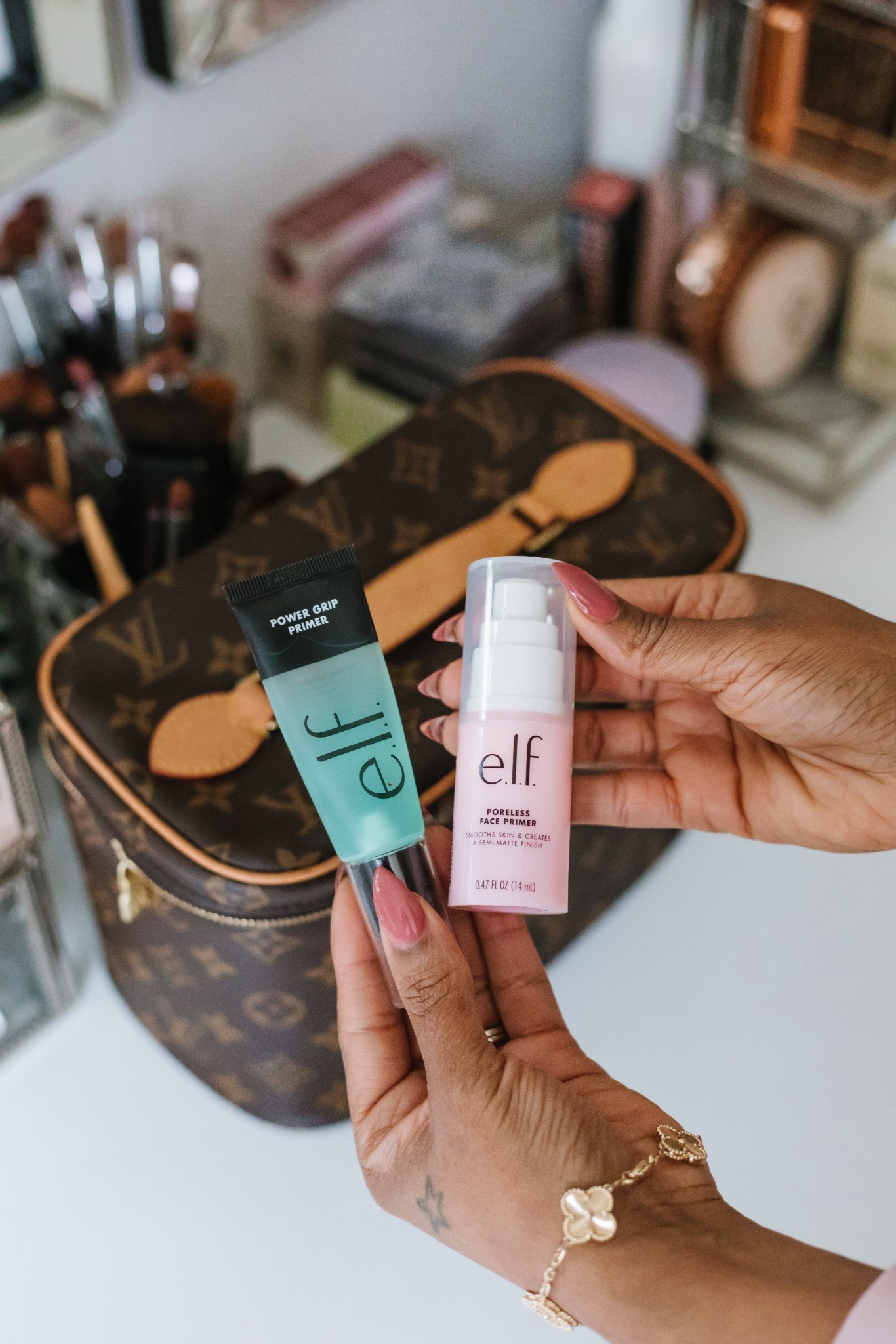 These are two of my current go-to primers ✨ Both are super affordable and give you that smooth, flawless base before foundation. They help everything go on better and last longer—definitely staples in my routine right now.

affordable makeup // drugstore beauty // makeup primers // flawless base // everyday makeup routine // beauty staples // elf primer // smooth skin prep