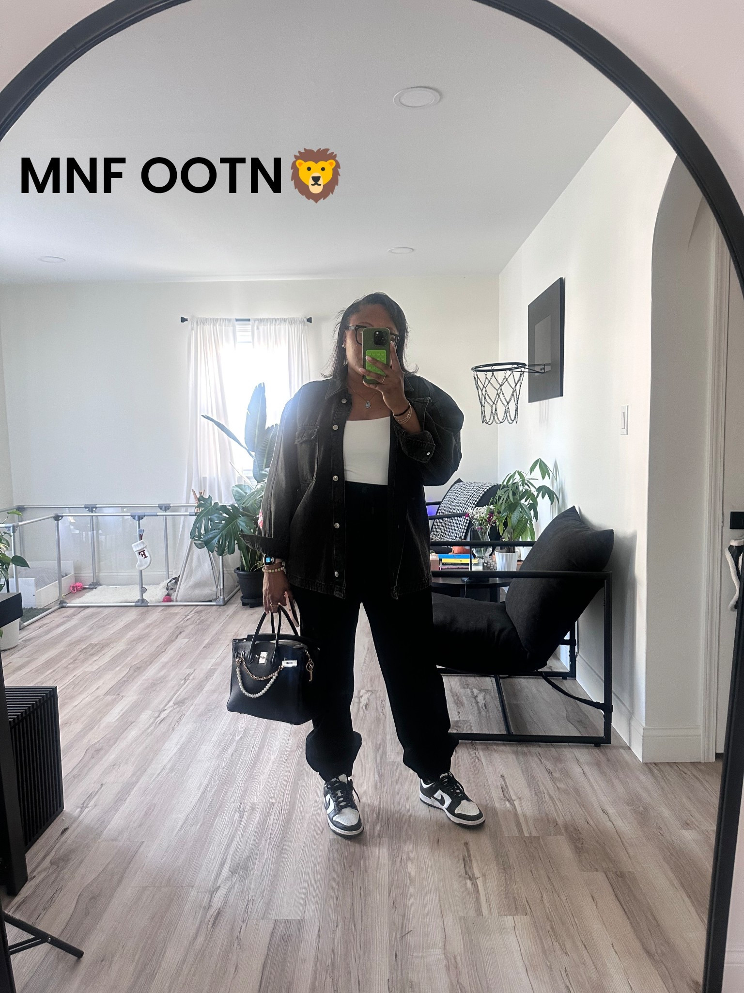 A casual MNF fit🖤

#LTKStyleTip #LTKWorkwear #LTKMidsize