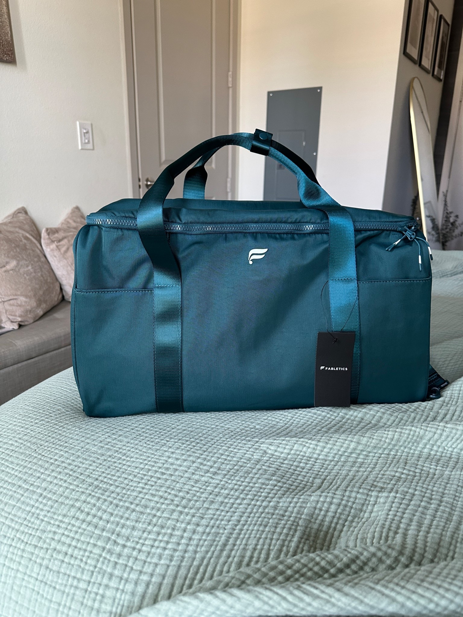 Love this weekender bag! Perfect for spending the night or you can carry it as a regular duffel! One of my fav pickups. 🤍



#LTKMens #LTKFamily #LTKTravel