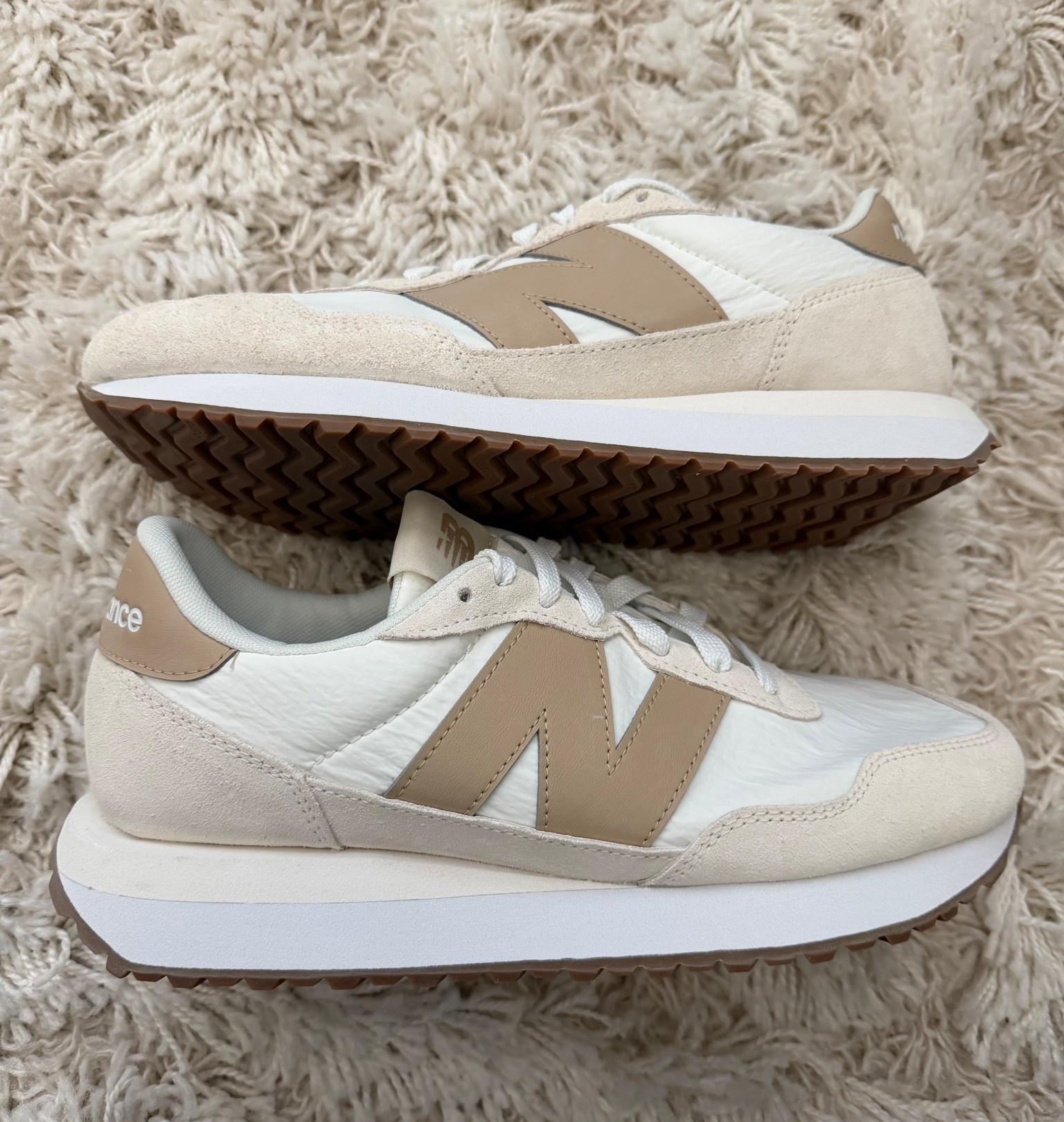 New balance sneakers 

#LTKSeasonal #LTKMidsize #LTKootd