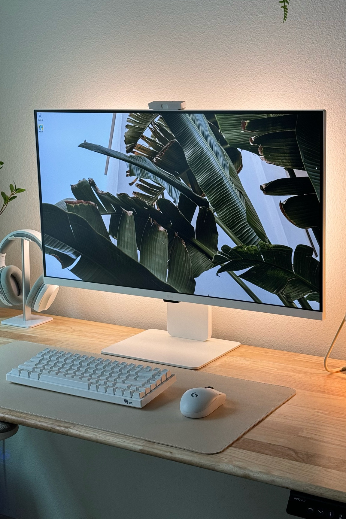 home office idea: white monitor/neutral aesthetic desk setup 🫶🏼🎧

#LTKhome