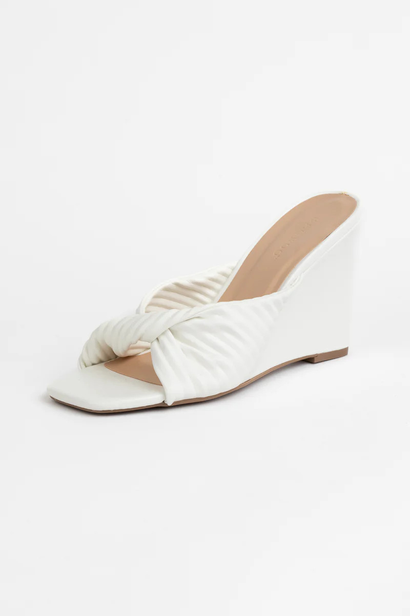 Molly Wedges | Avara