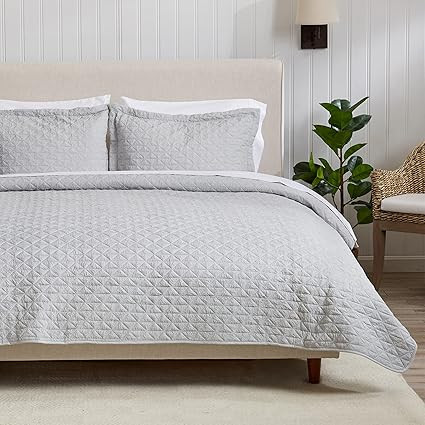 3-Piece Textured King Quilt Set with Shams. Light Grey All-Season Bedspread Coverlet Bedding Set.... | Amazon (US)