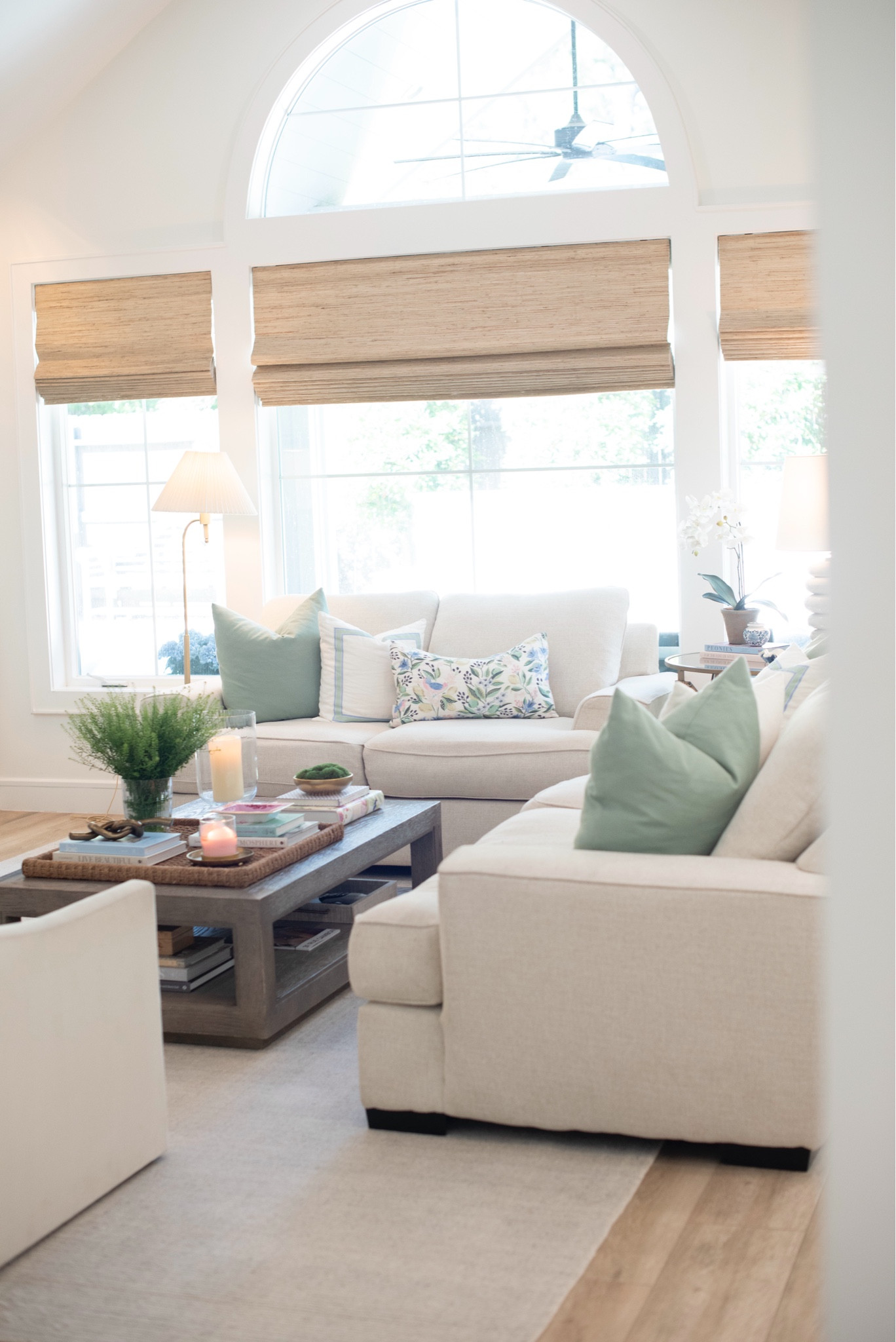 Living room decorated for Spring or Summerr

#LTKhome #LTKfindsunder100 #LTKSeasonal