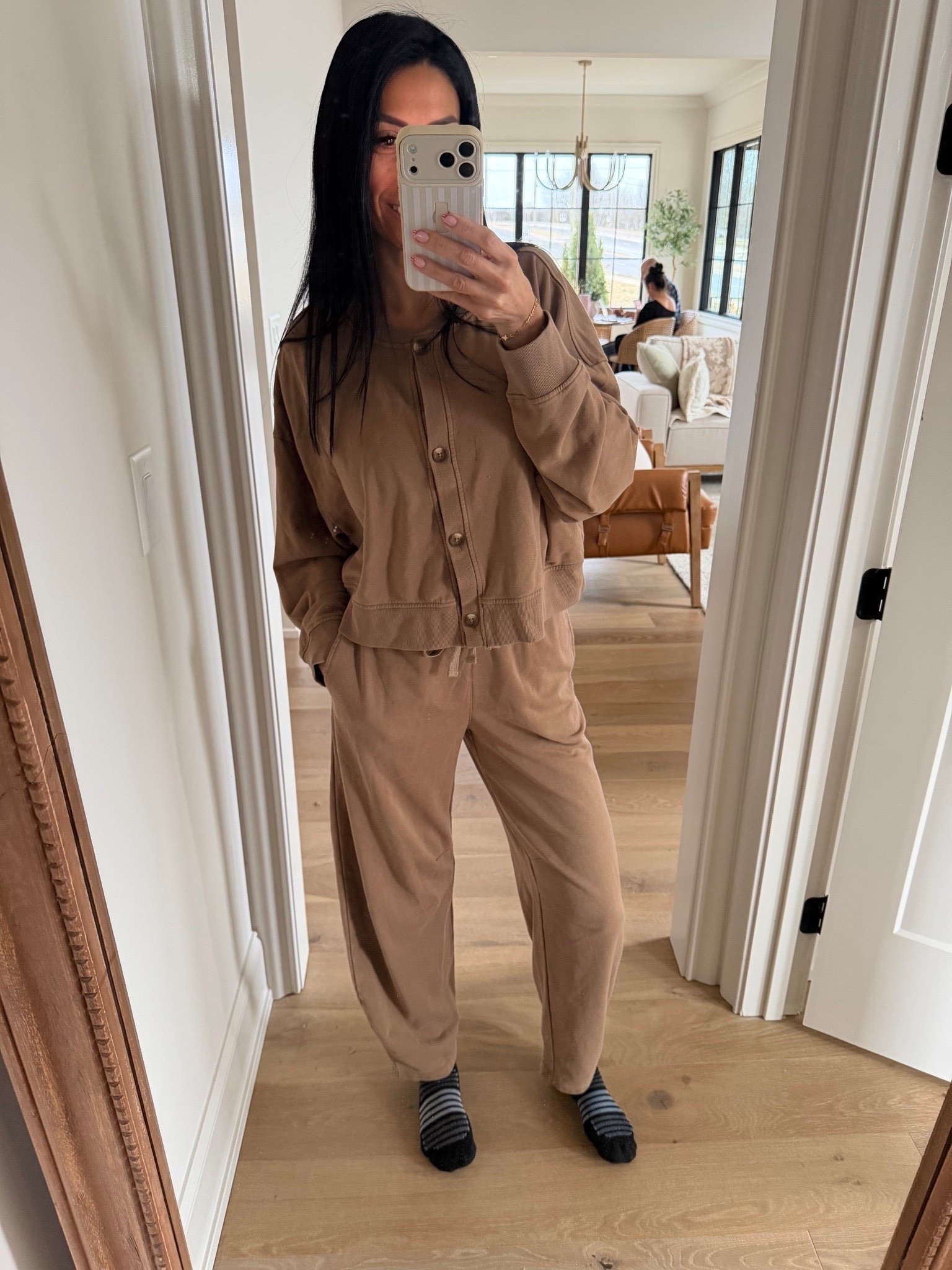 Comfiest sets for women!! Love the the pants are barrel style…Target for the win! 



Loungewear, matching set, cardigan, sweatpants, comfy, casual, Carla.Bushey 

#LTKootd