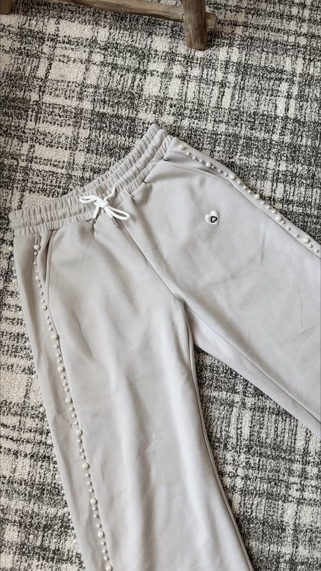 ✨ Quality is 10/10 ✨ I recommend going up a size if you like baggier sweats. These are size: Small and I’m 5’9” the fit is perfect! 🤍





#pants #fashion #neutral #outfits #ootd

#LTKgrwm #LTKootd #LTKBeauty