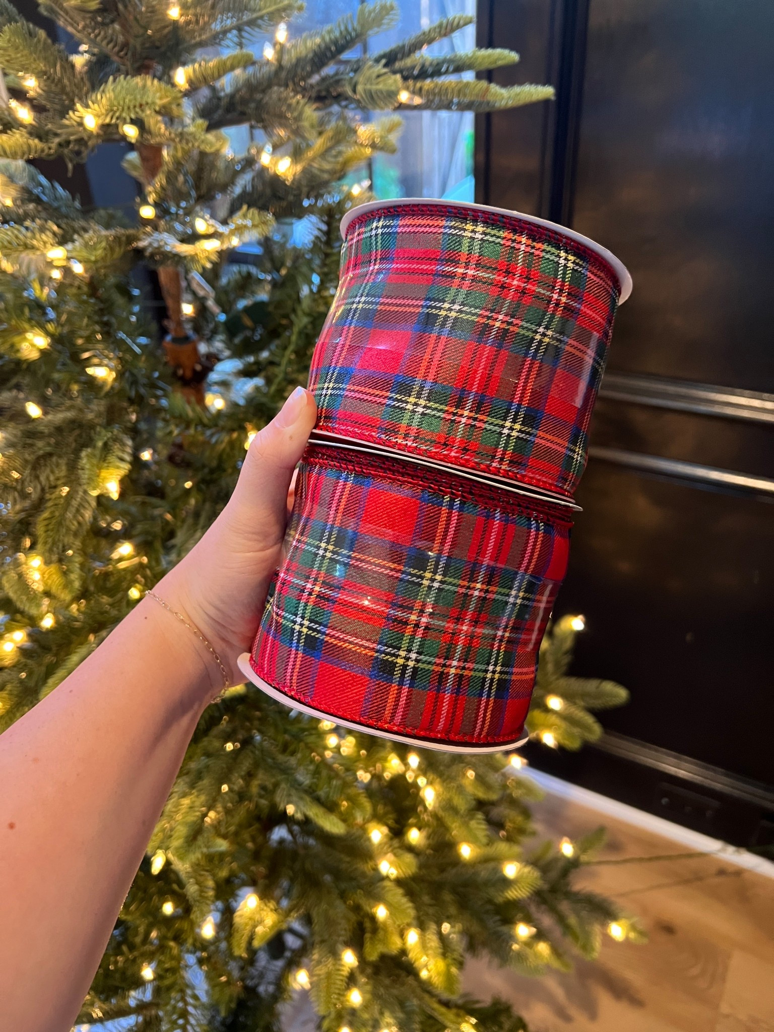 Bought this 3.5” red tartan plaid ribbon to use on the tree!

Red plaid Christmas decor, Ralph lauren Christmas, classic Christmas decor

#LTKHoliday #LTKSeasonal #LTKHome
