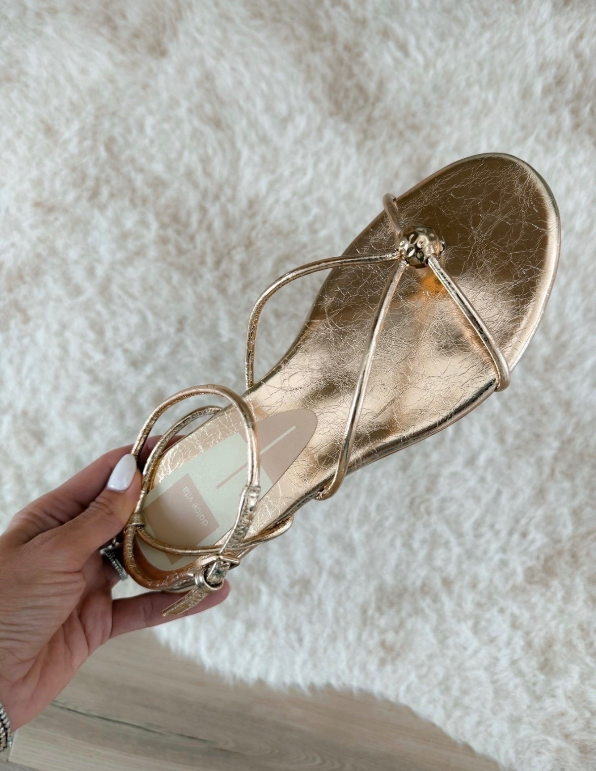 these are giving vacation energy. the gold is so pretty on and instantly dresses up any outfit, but they’re still super minimal and easy to wear. perfect for summer dinners or beach nights

sandals, gold shoes, summer outfit, vacation style, dressy casual, neutral accessories, warm weather outfits, annabrstyle 

#LTKSeasonal #LTKootd #LTKTravel
