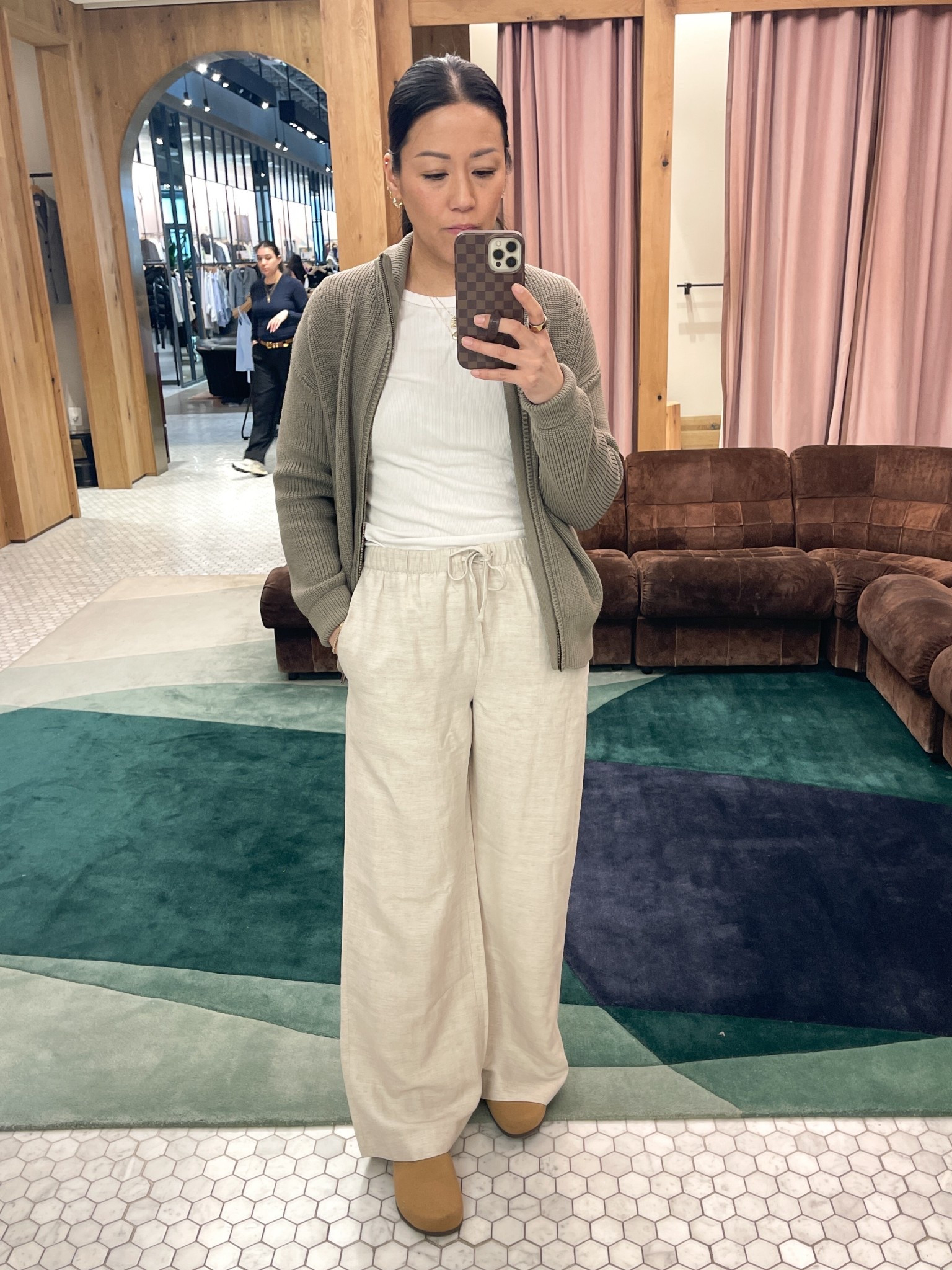 Size small  regular Aritzia linen lodge pants


#LTKOver40 #LTKSeasonal #LTKSaleAlert