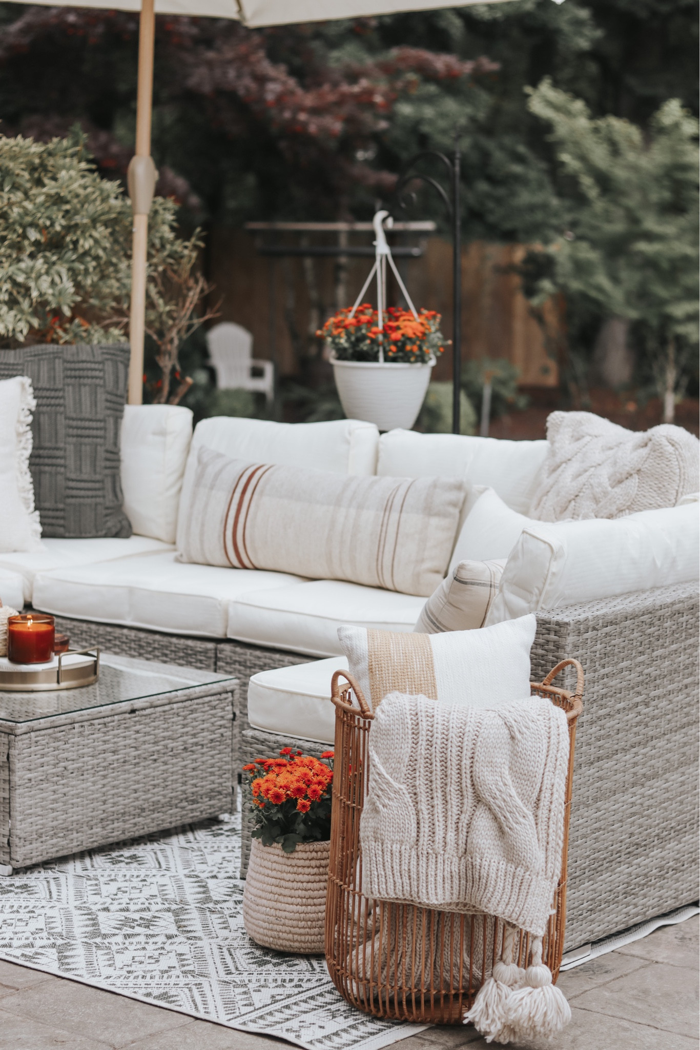 Outdoor fall decor. Patio furniture. Neutral throw pillows

#LTKSeasonal #LTKhome #LTKstyletip