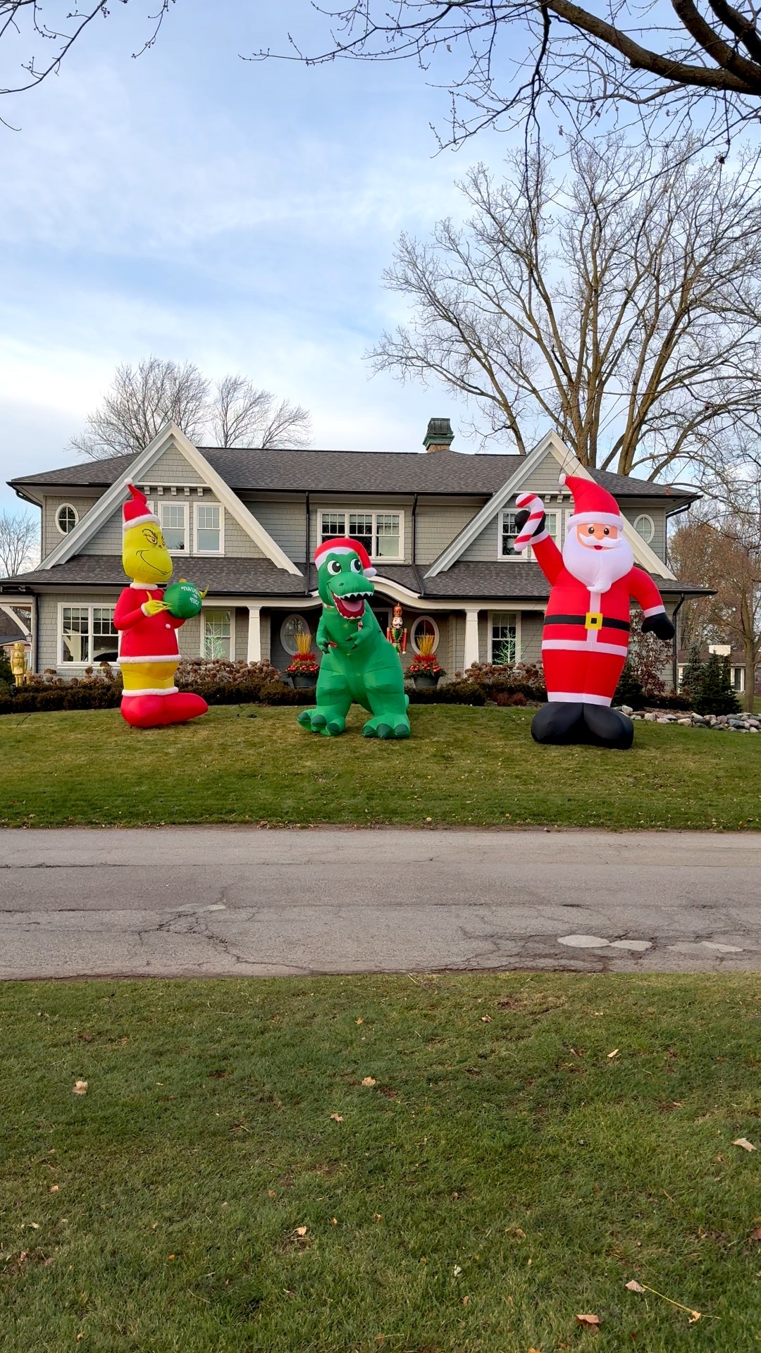 ✨ Bring the magic of a childlike Christmas to your yard with the cutest outdoor inflatables! From sparkling lights to cheerful characters, these pieces turn your home into a mini winter wonderland ❄️🎄
@wayfair #wayfair #wayfairpartner #wintheseason #ad
