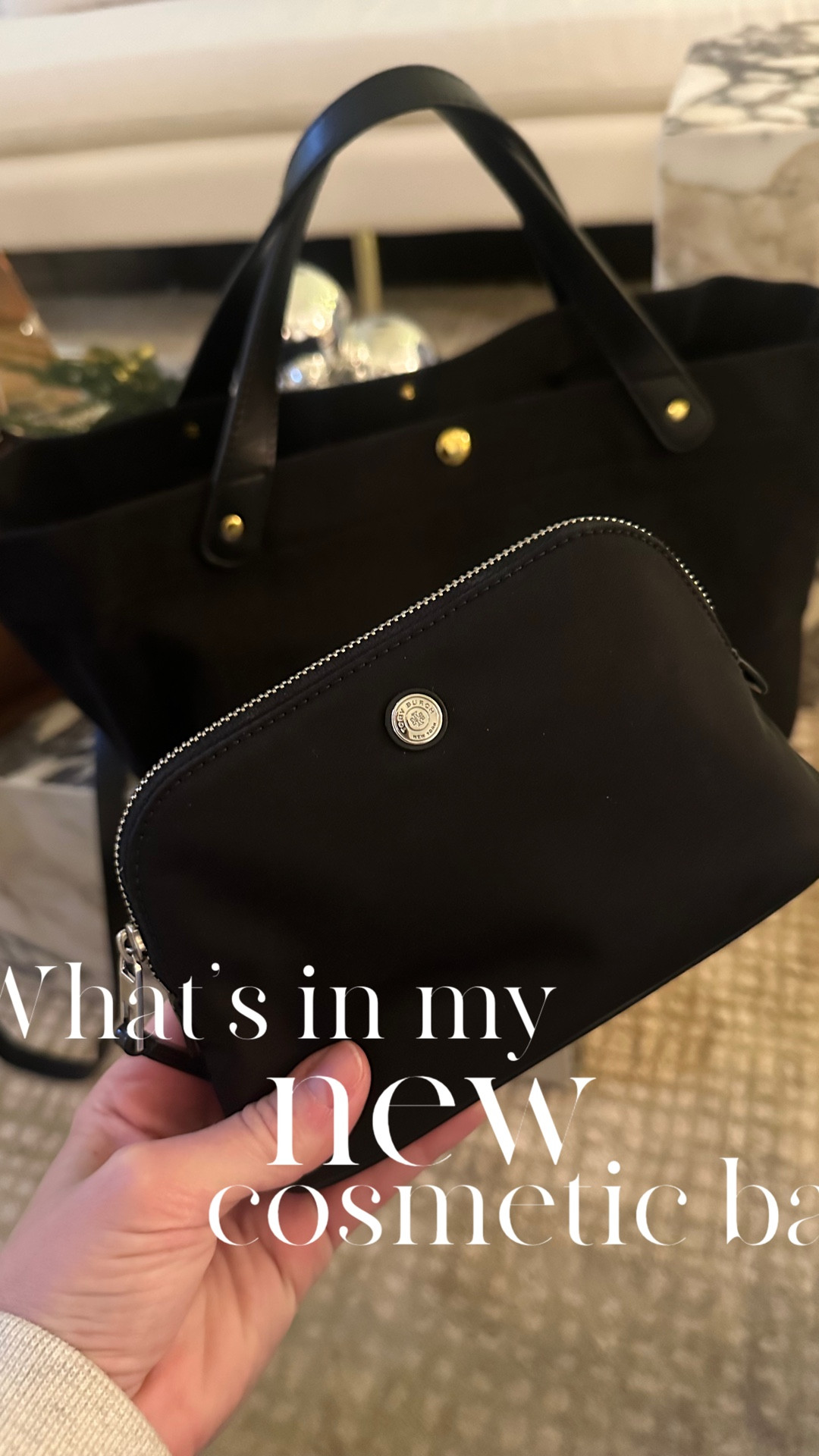 What’s in my new cute makeup bag. 💕💫 holds so much, but fits so perfectly in my bags. 
Chanel lip color in darling pink
Ilia pencil in banquette 
Buxom gloss in Kimberly 

#LTKBeauty