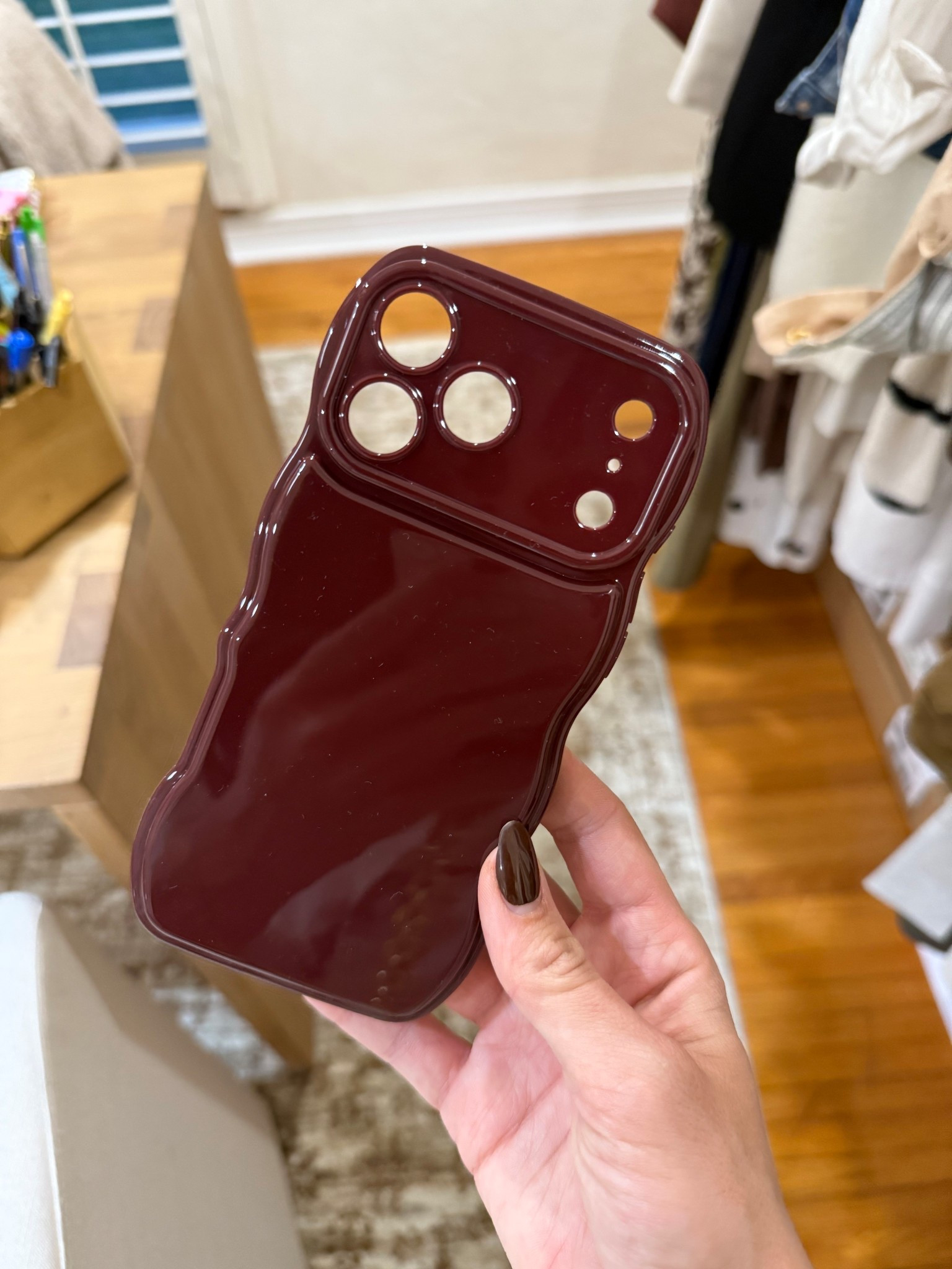 Such a cute phone case! 