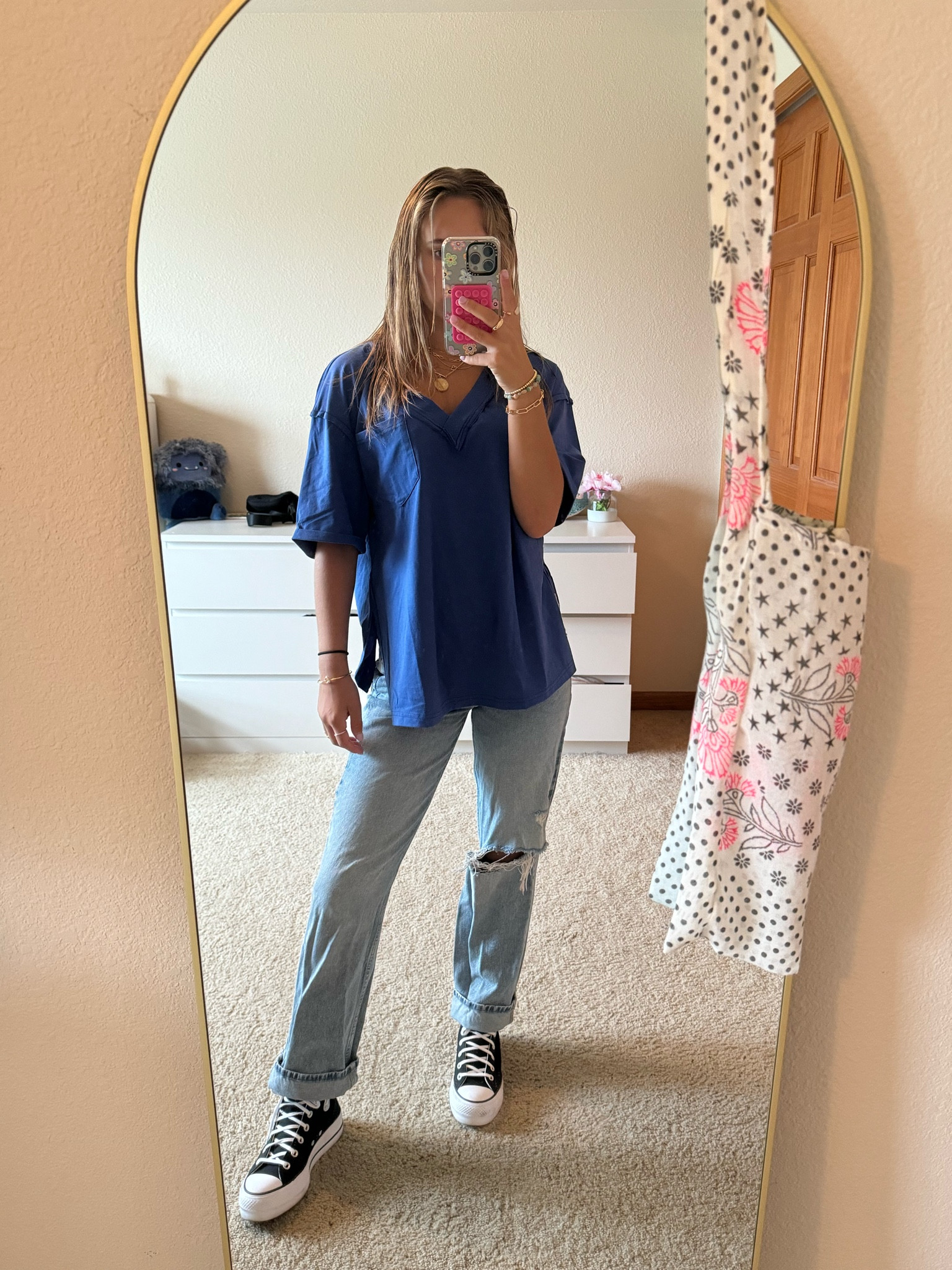 ootd! 

jeans from h&m low rise 
top from shein 

#LTKFindsUnder50 #LTKStyleTip #LTKBeauty