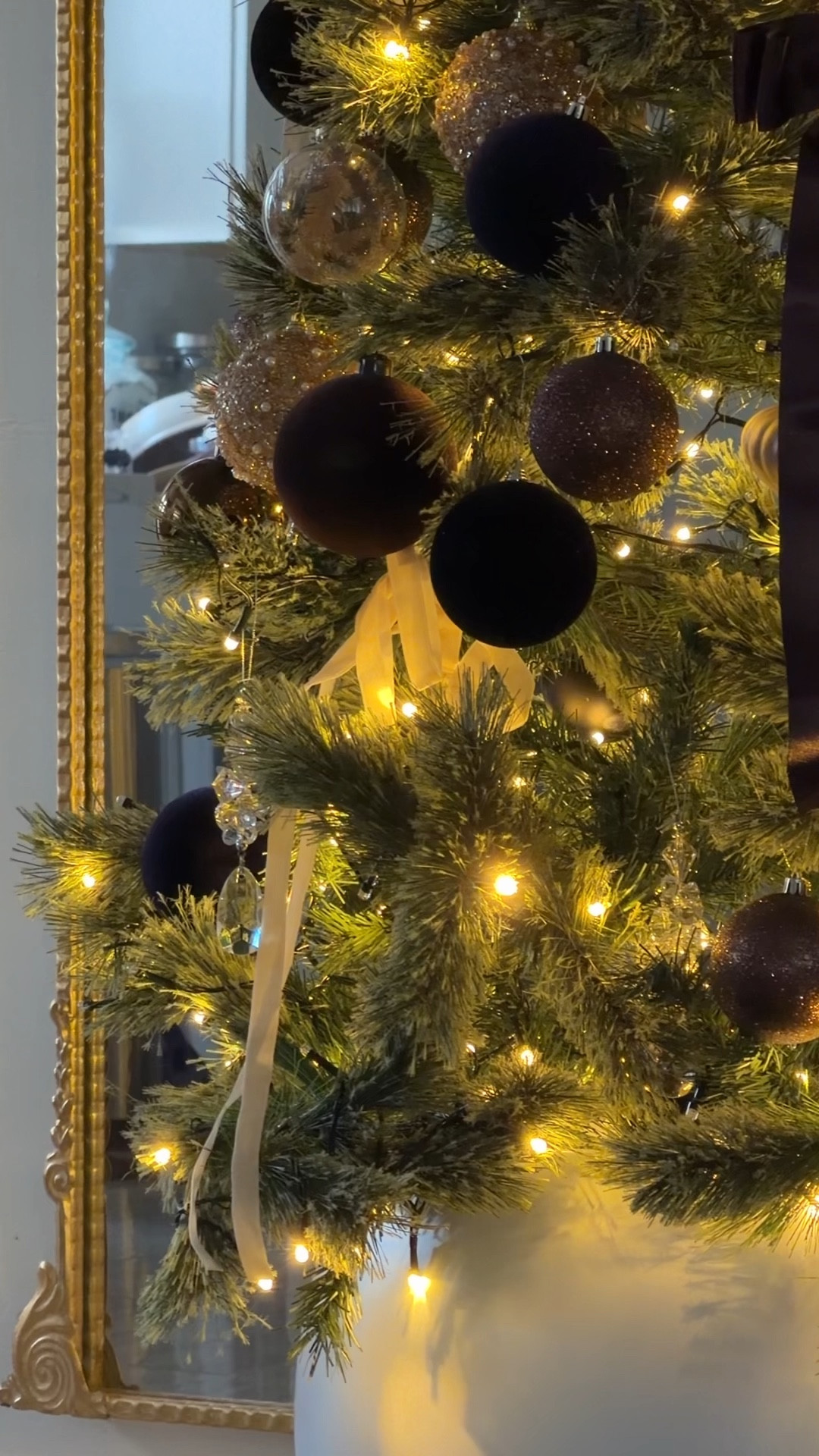 I don’t think I can go back to not having twinkle lights, it really creates that holiday magic in our home #christmasdecor #twinklelights #christmastree

#LTKSeasonal #LTKSaleAlert #LTKHoliday