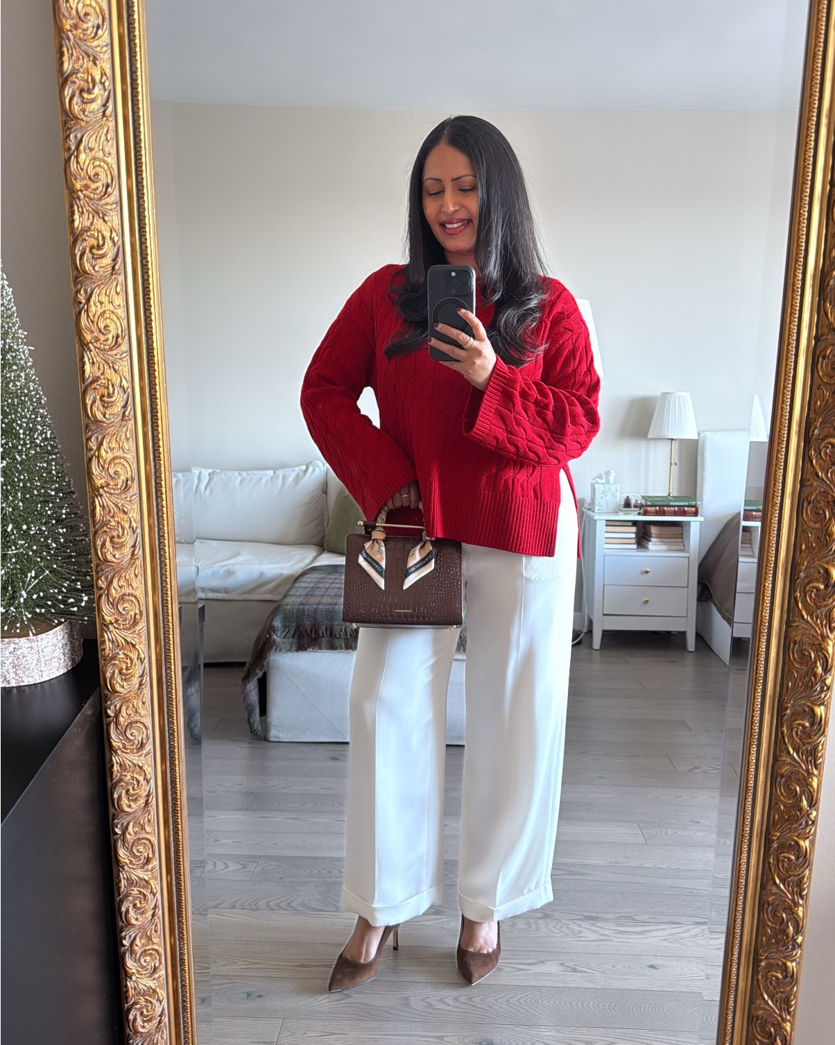 Cozy outfit of the day in Lily Silk cashmere-wool knitwear and silk trouser pants with a pop of red for the holidays. ❤️

#LTKHoliday #LTKootd #LTKWorkwear