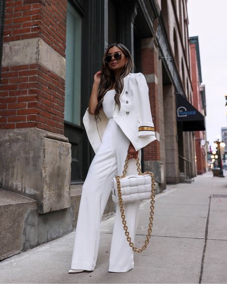 Spring outfit ideas
WHBM white blazer wearing an XS
Similar white jumpsuit


#LTKstyletip #LTKworkwear #LTKFind