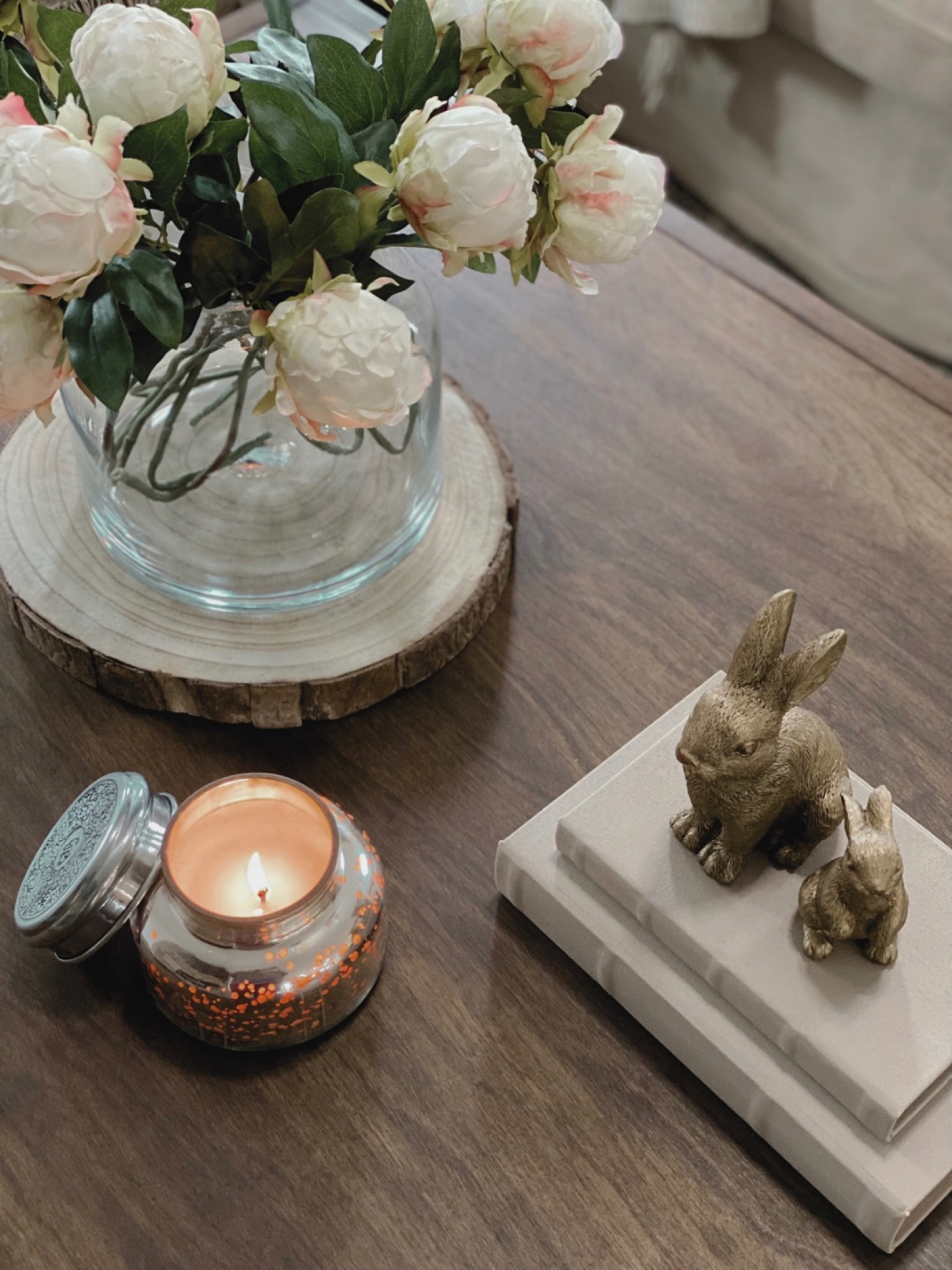 Coffee table styling

#LTKhome #LTKSeasonal