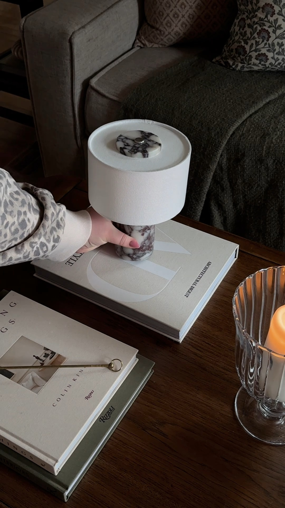 stunning rechargable portable marble lamp 😍✨ 

Amazon finds, Amazon home, portable lamp, home finds, lamp, portable lamp, home decor, cozy home finds