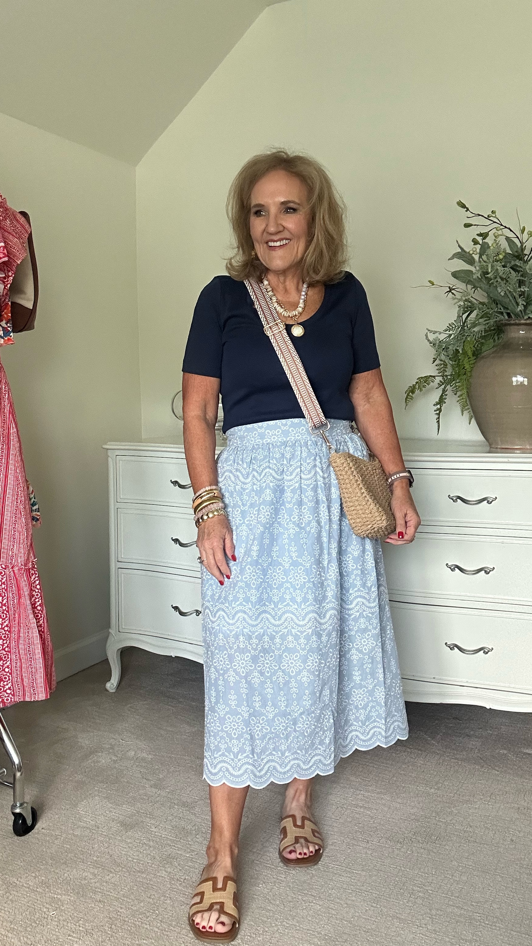 Loft skirt size medium petite
Scoop neck tee size medium 

Spring summer skirt 

#LTKSaleAlert #LTKOver40 #LTKFindsUnder50