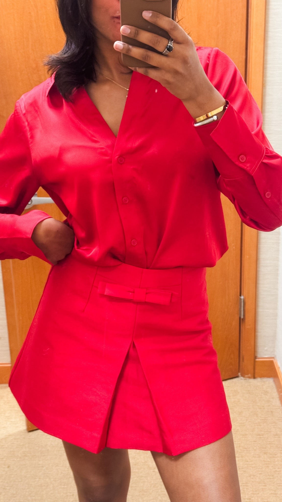 Last minute christmas party outfit, H&M never disappoints!🎄


#christmas #christmasoutfit #christmasparty #holidays #holidayoutfit #festive #holiday #h&m 

#LTKSaleAlert #LTKHoliday #LTKFindsUnder100