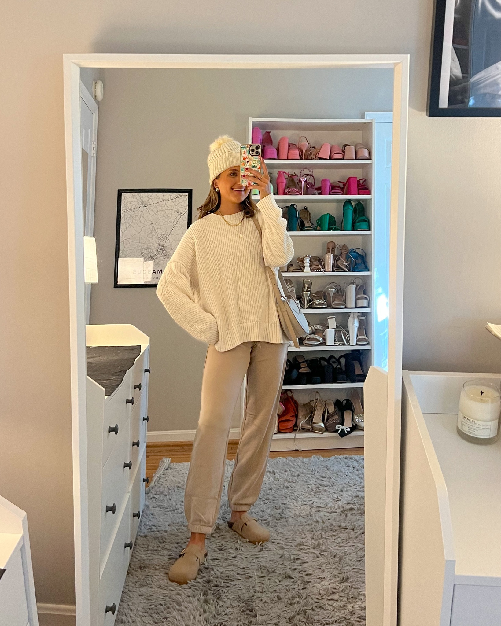 easy everyday fall outfit idea from American eagle! 🍁🧡

wearing a size XS in joggers and small sweater 