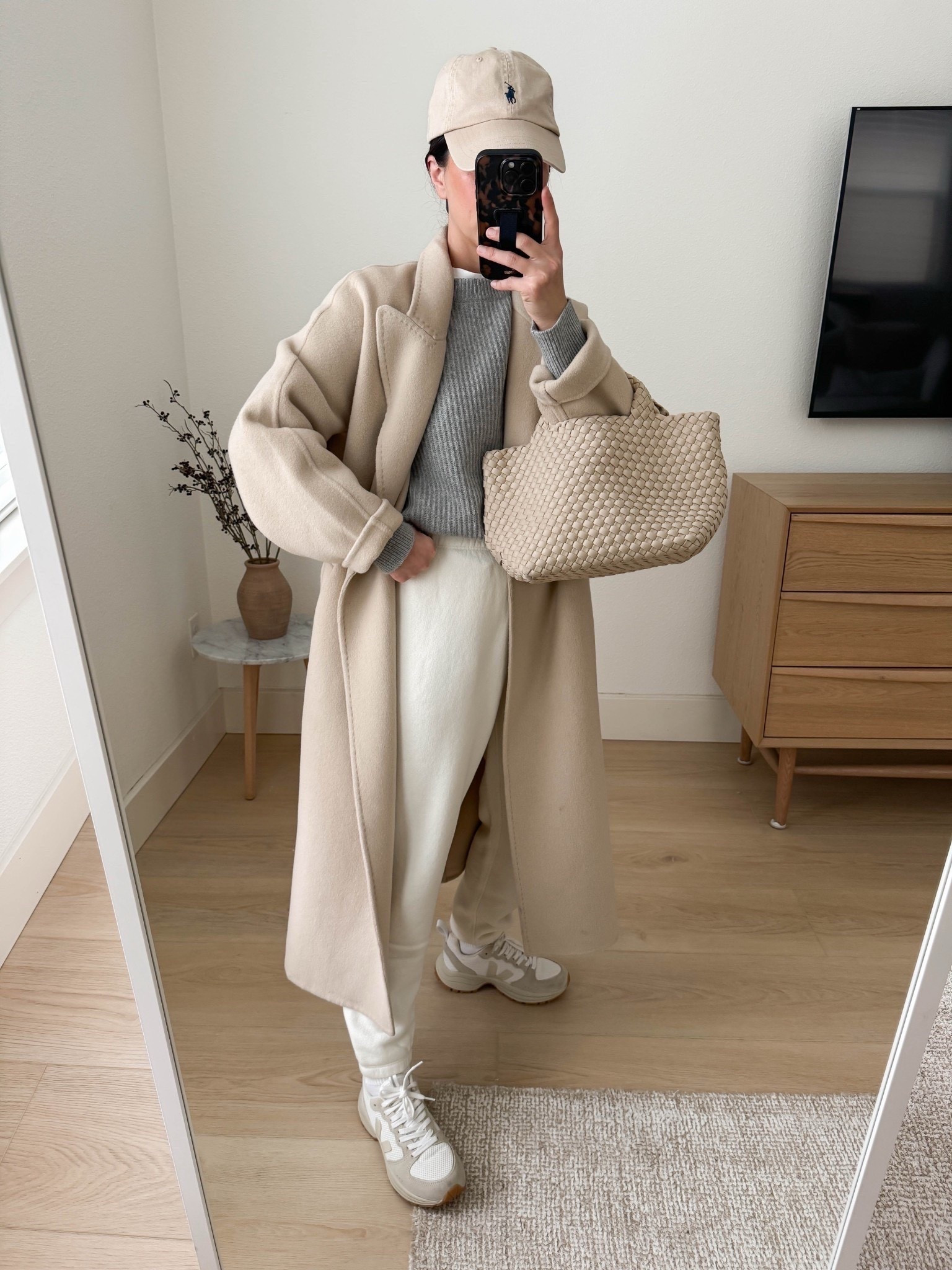 Old winter outfits I’d rewear. 

Gentle Herd coat xs (old)
J.Crew cashmere sweater xs (old, linked similar)
Jenni Kayne sweats xs
Veja Venturi sneakers 37. Runs small
Polo Ralph Lauren cap
Naghedi small tote

Petite outfits, winter outfits, sneakers, mom outfits 

#LTKSeasonal #LTKootd #LTKPetite