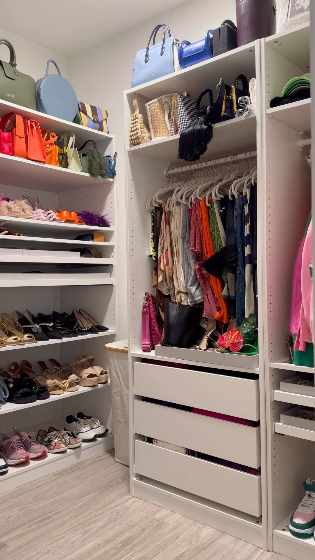 Fall transitional style
Transition for fall
Let’s get dressed
Trench coat style

#LTKShoeCrush #LTKVideo #LTKItBag